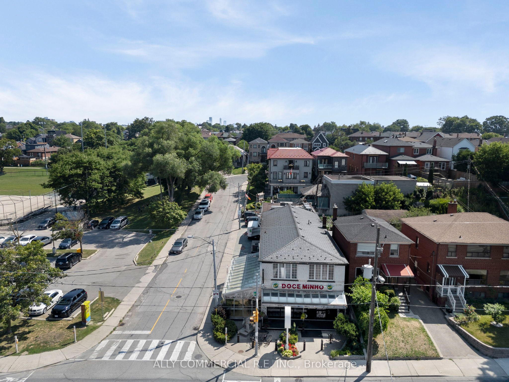 2189 Dufferin