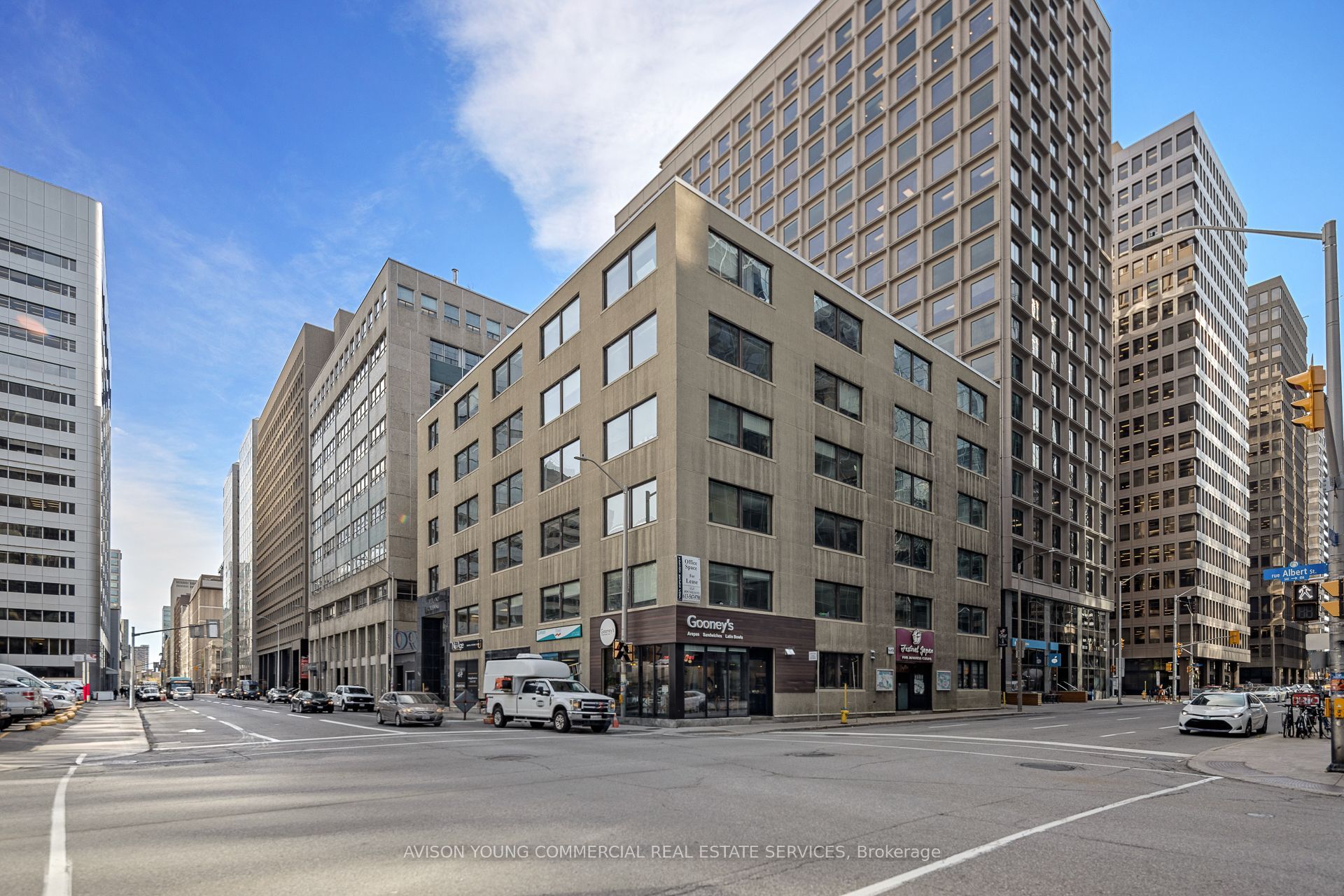 294 Albert Unit 301 photo 2