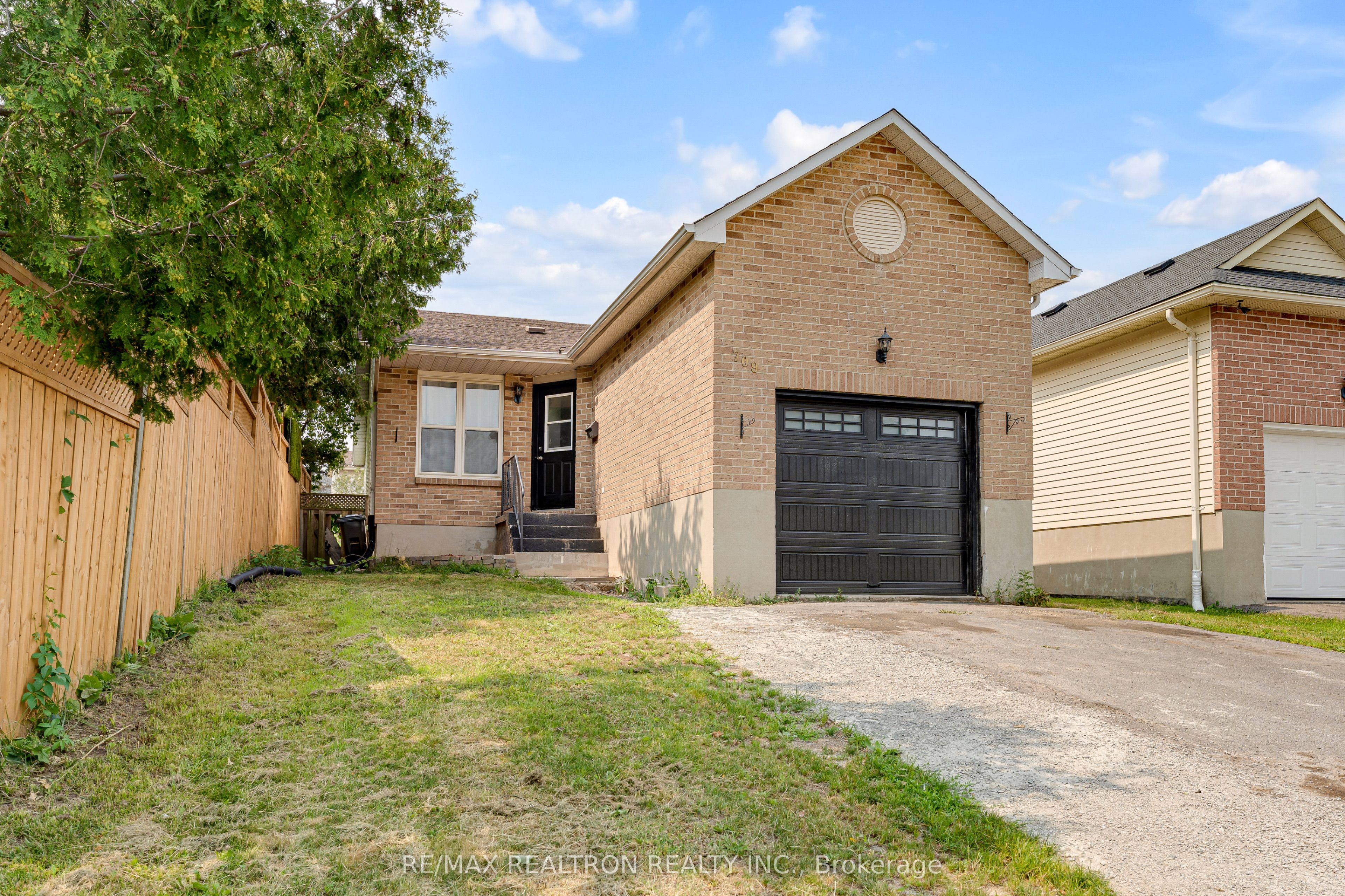 709 Ridley