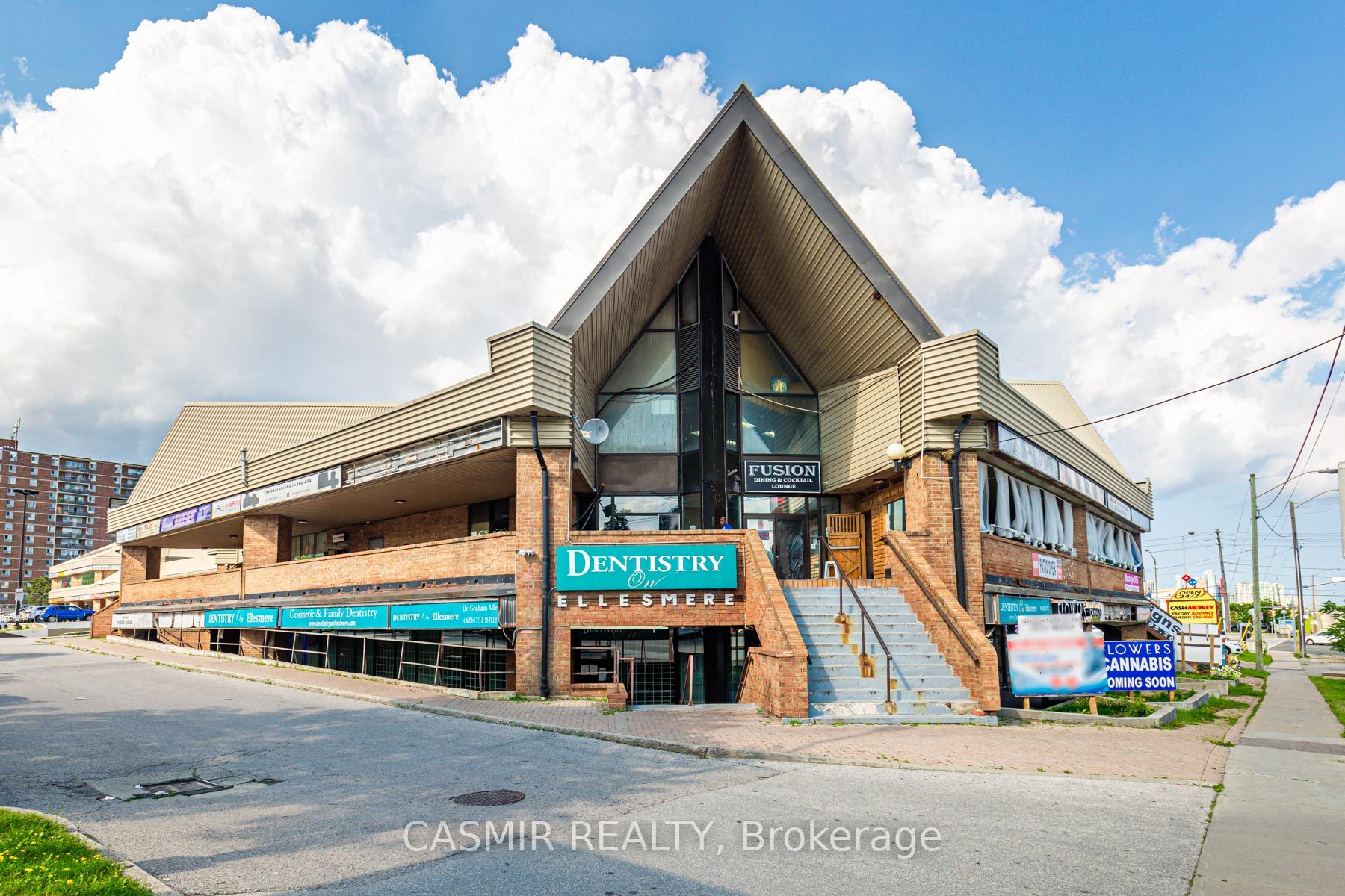 880 Ellesmere Unit N310