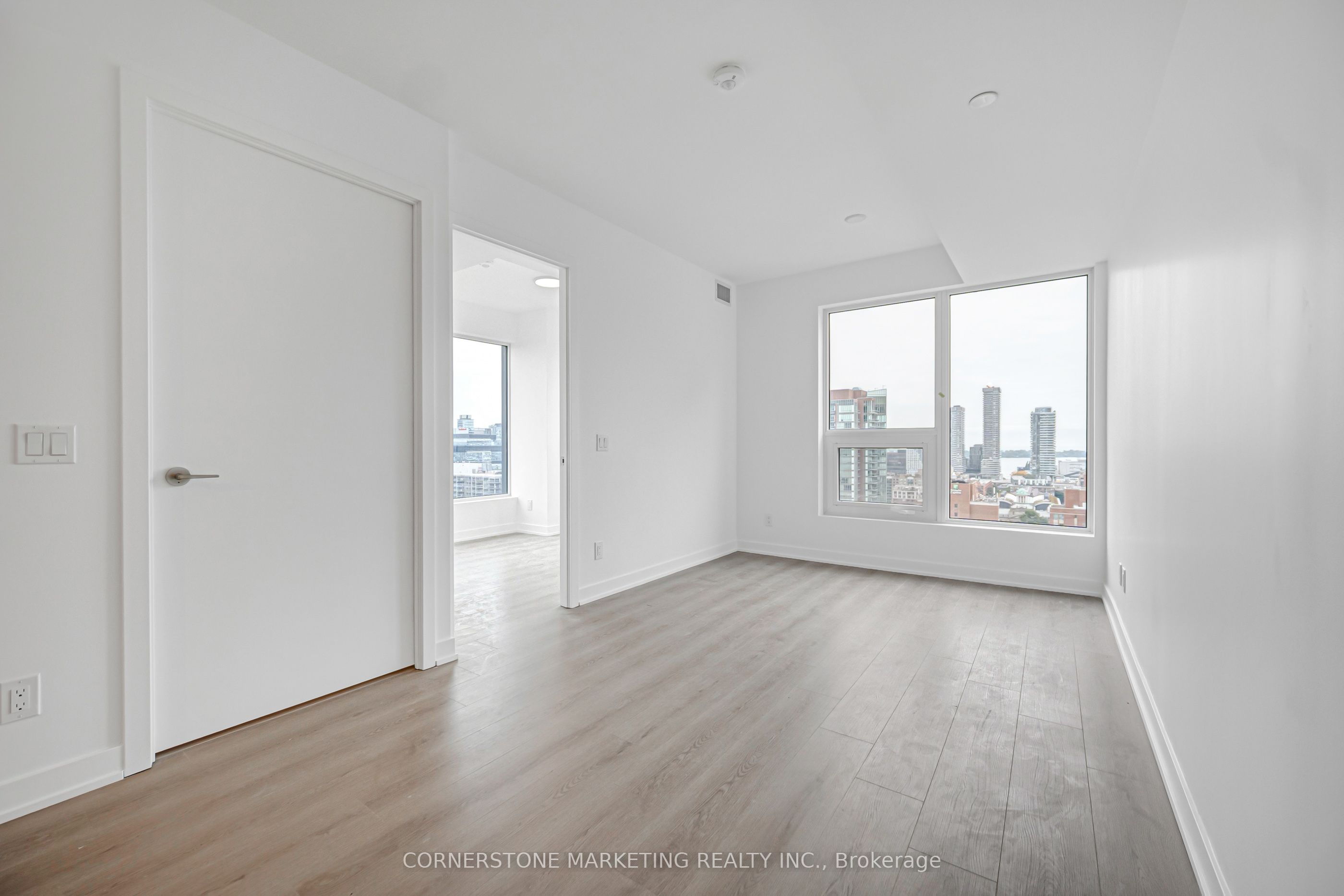 100 Queen Unit 2306 photo 2
