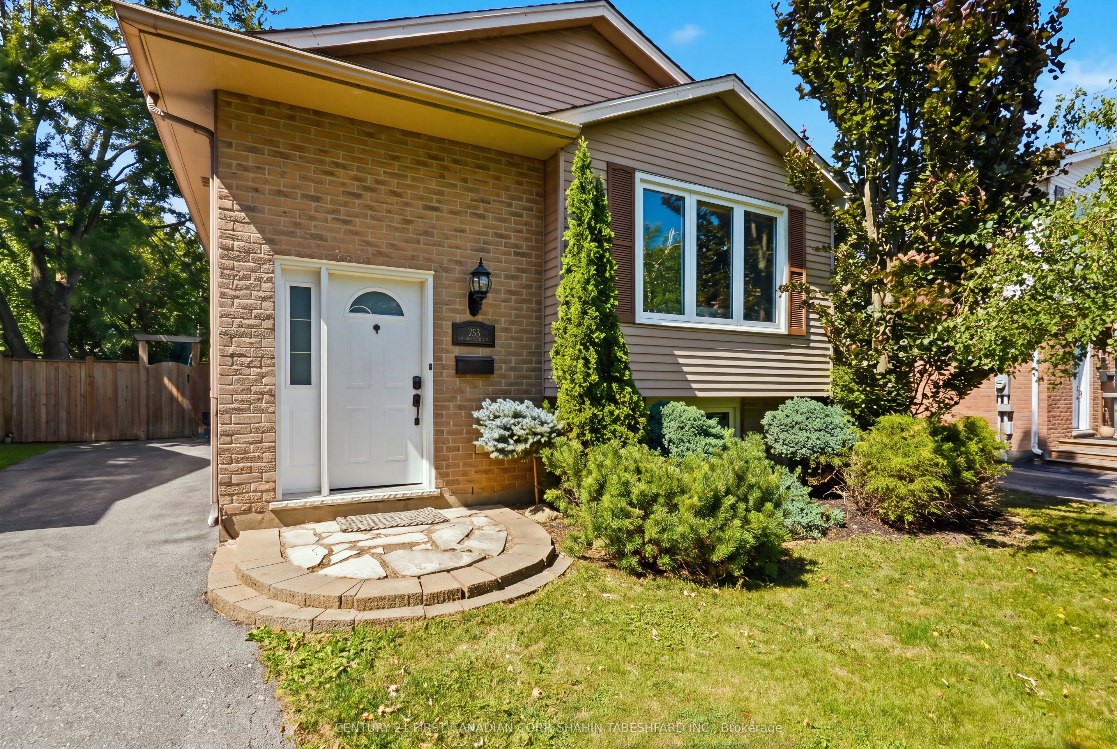 252 Ardsley