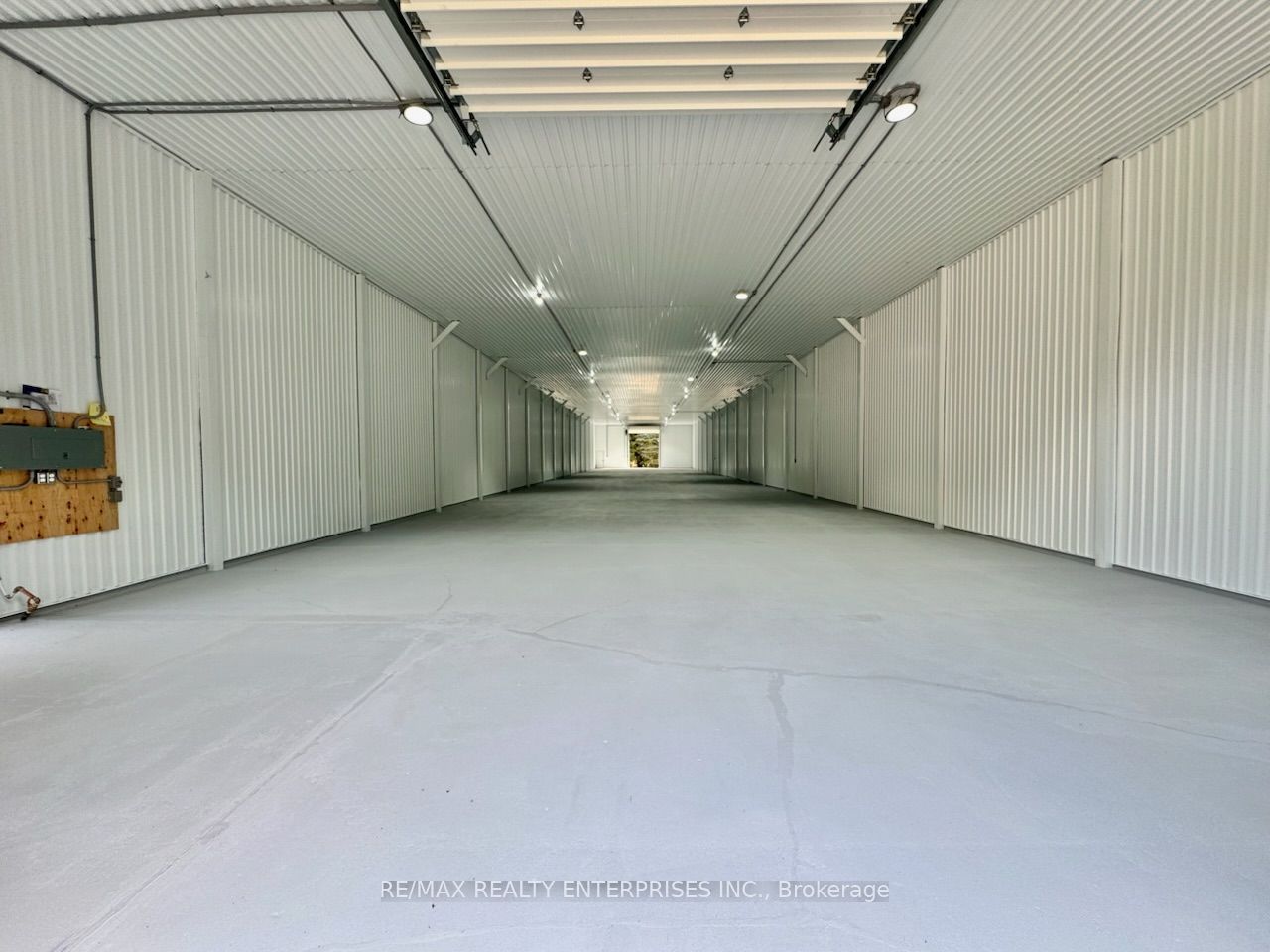 4992 Ninth Unit (Barn 2)