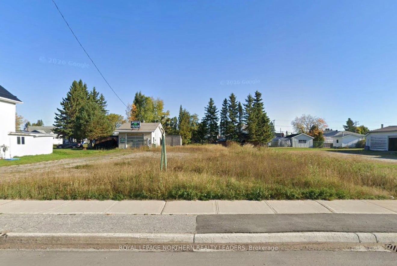 61 Highway 11 photo 3