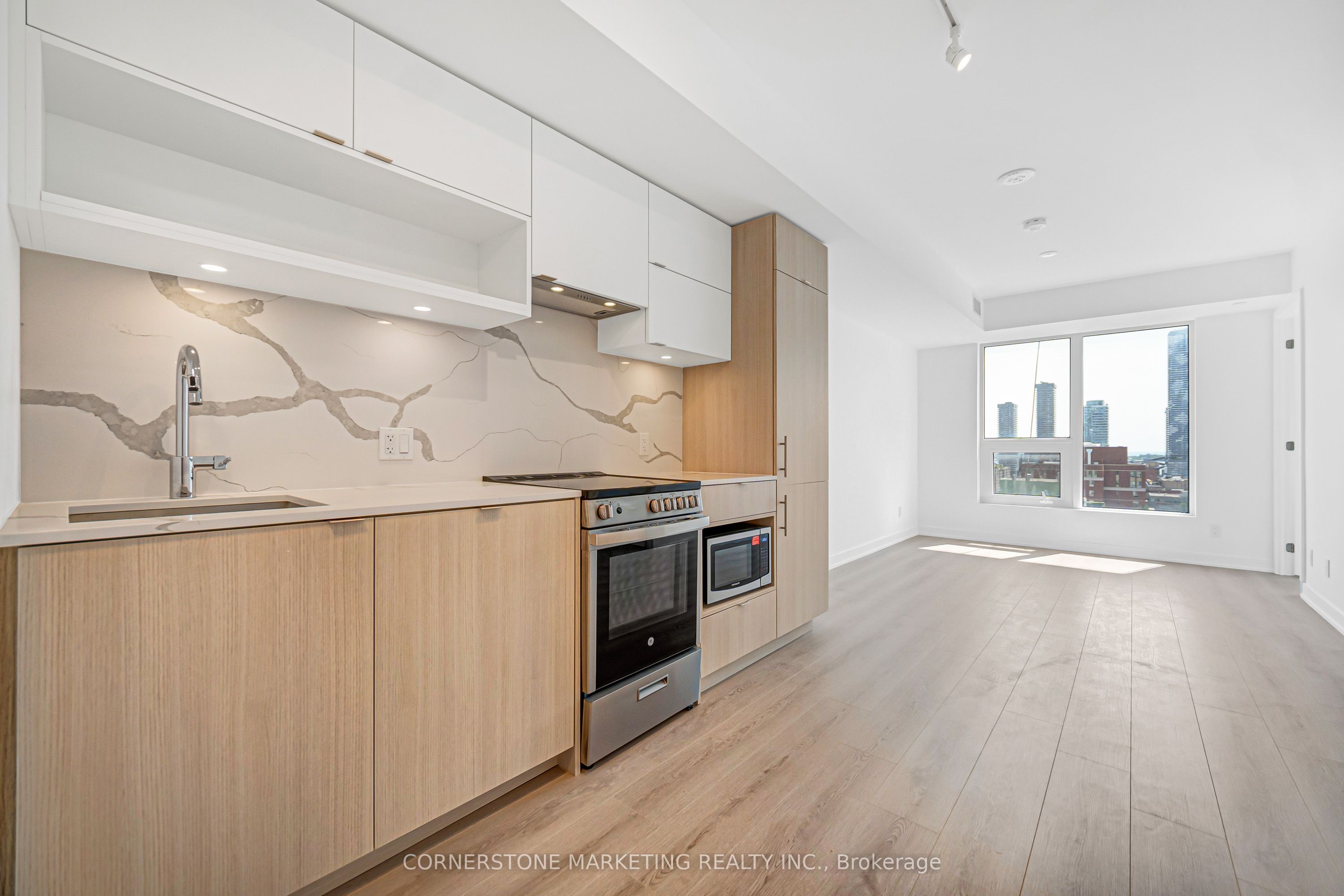 Living & Kitchen