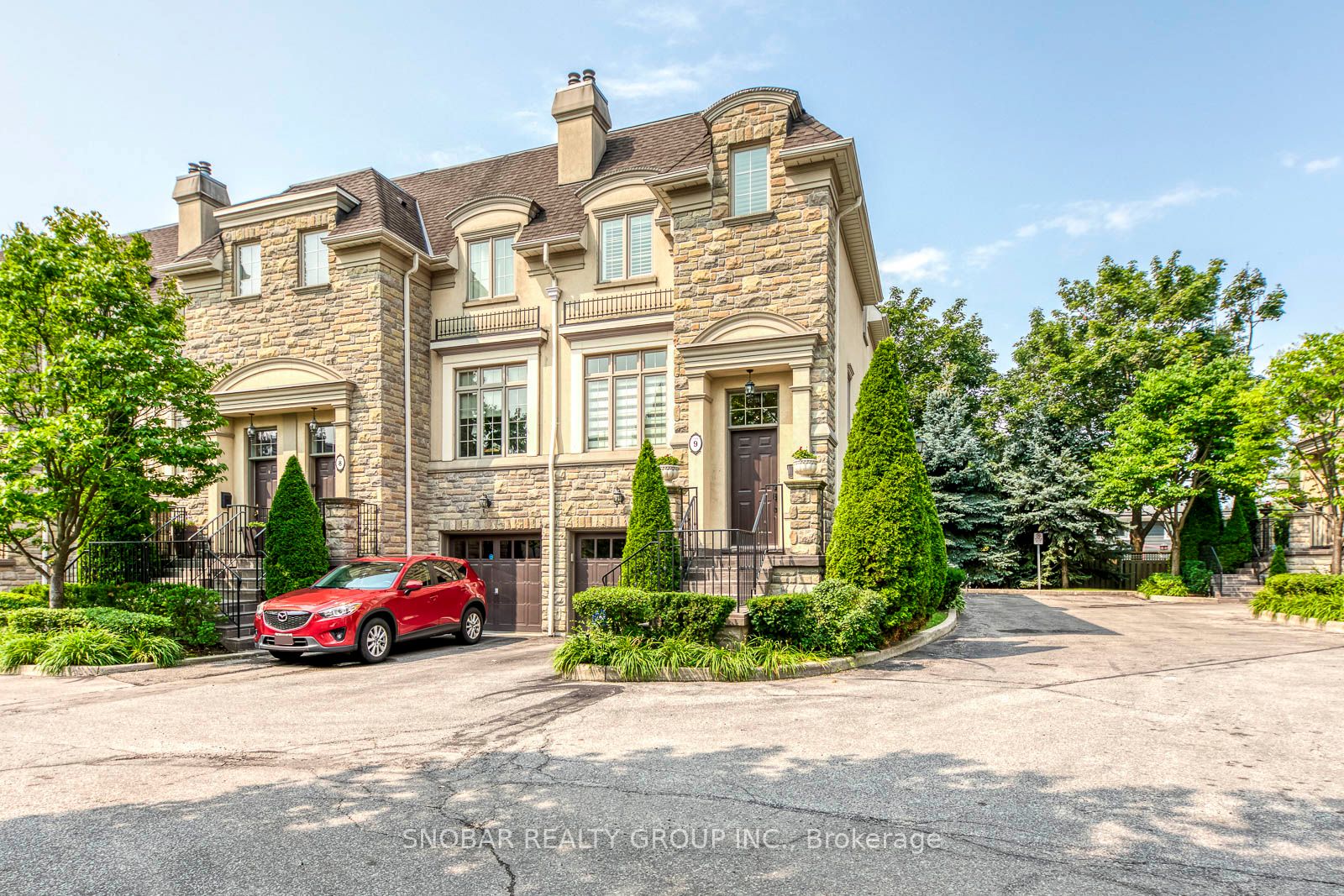 208 La Rose Unit 9