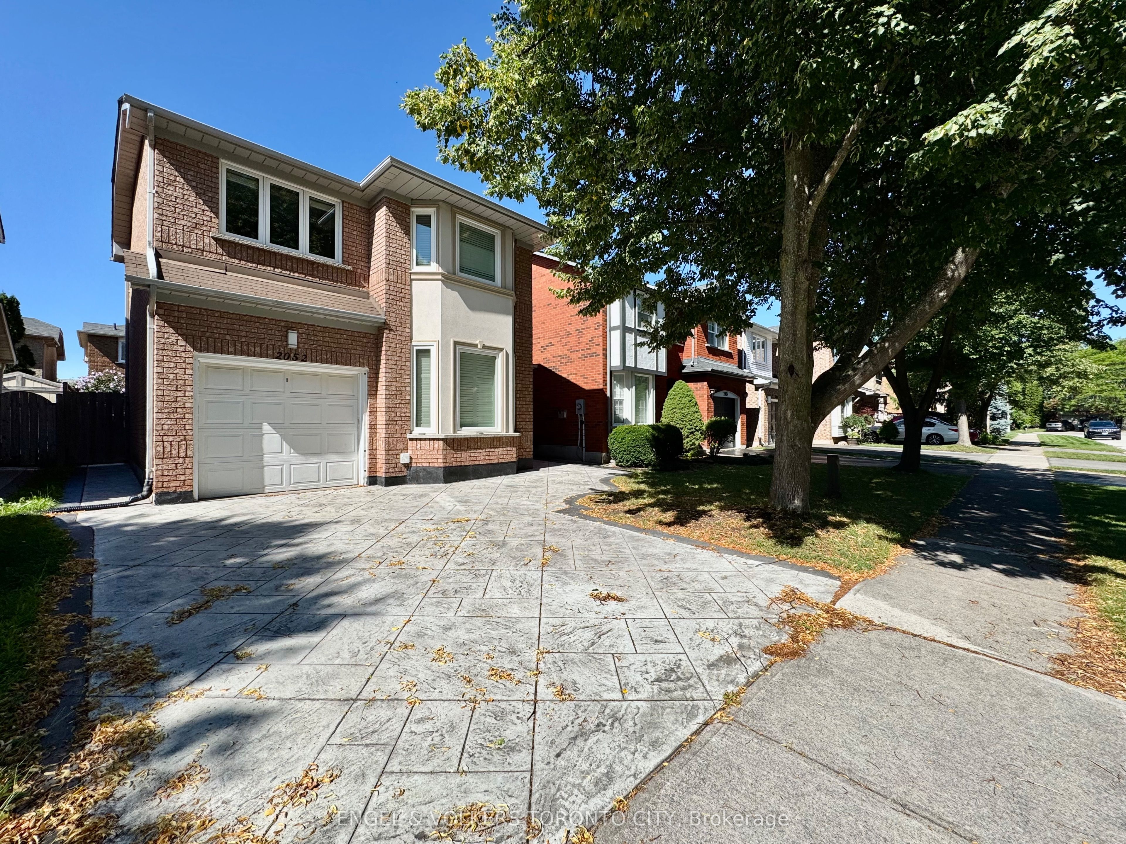 2052 Oak Bliss