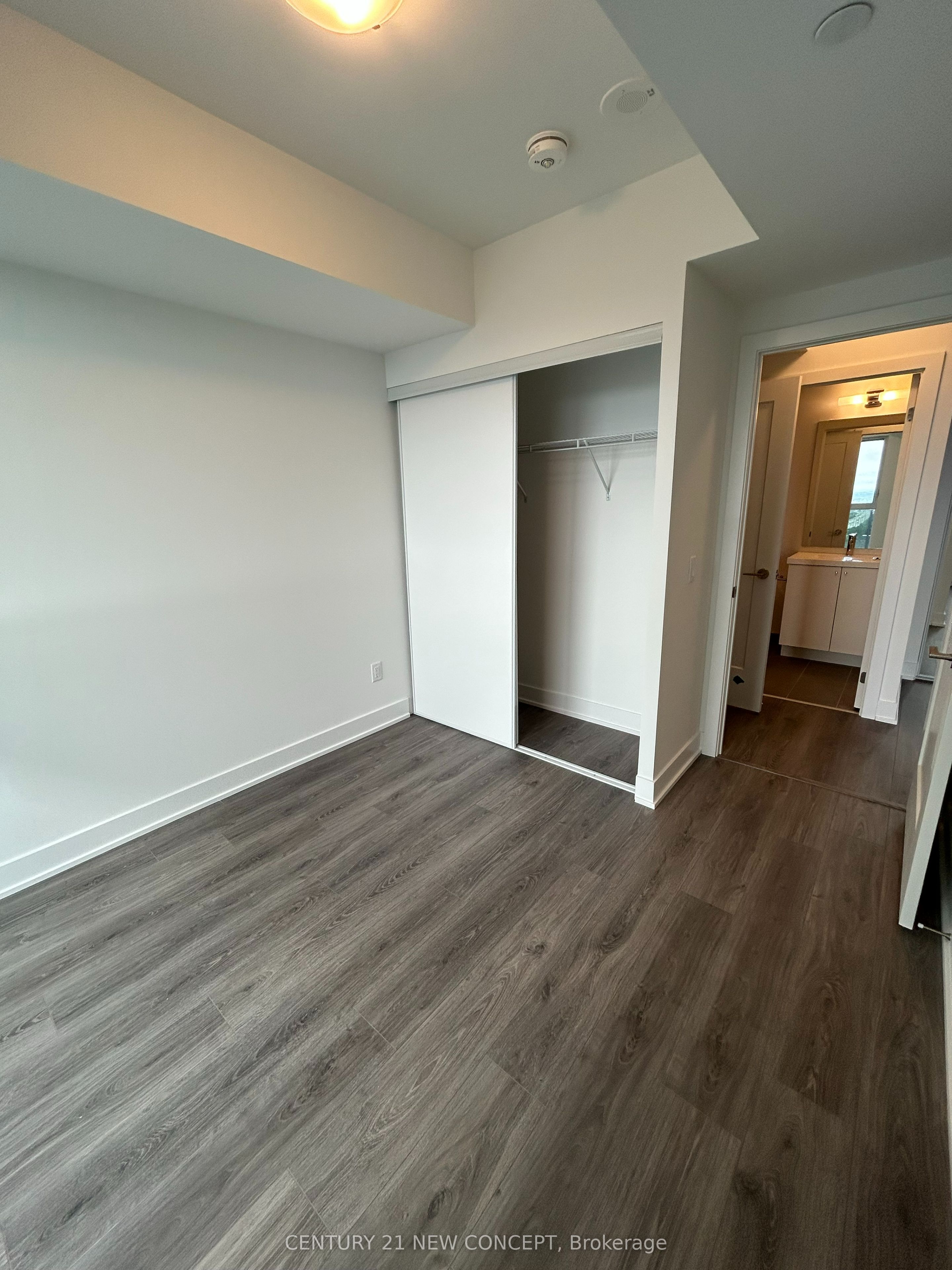 2545 Simcoe St. Unit 1824