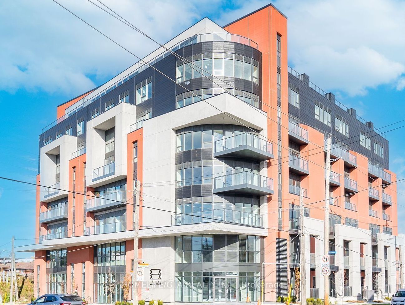 2433 Dufferin Unit 208