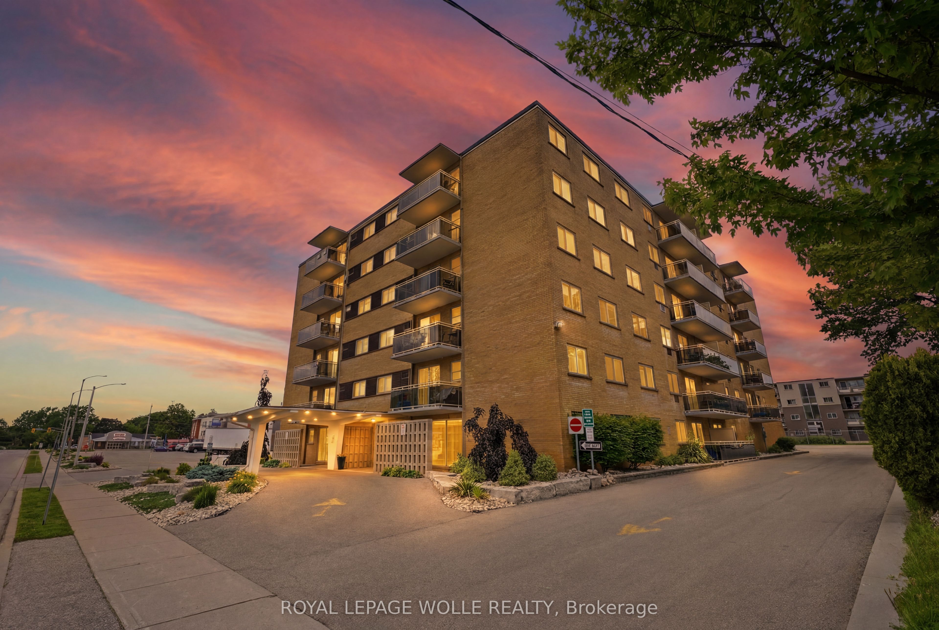 87 St George Unit 403