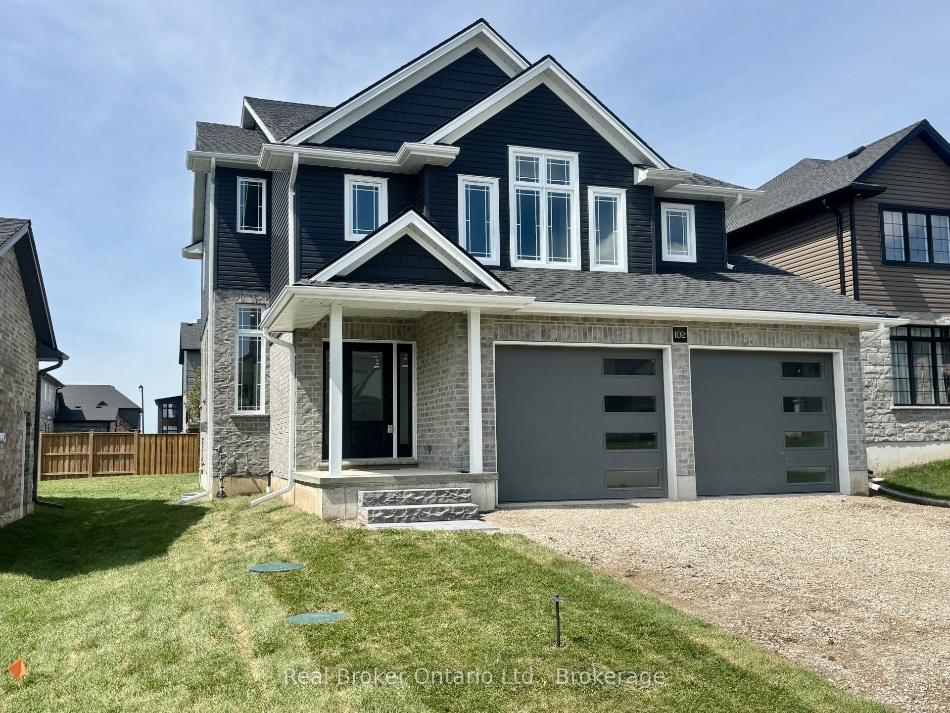 102 Graydon photo 2