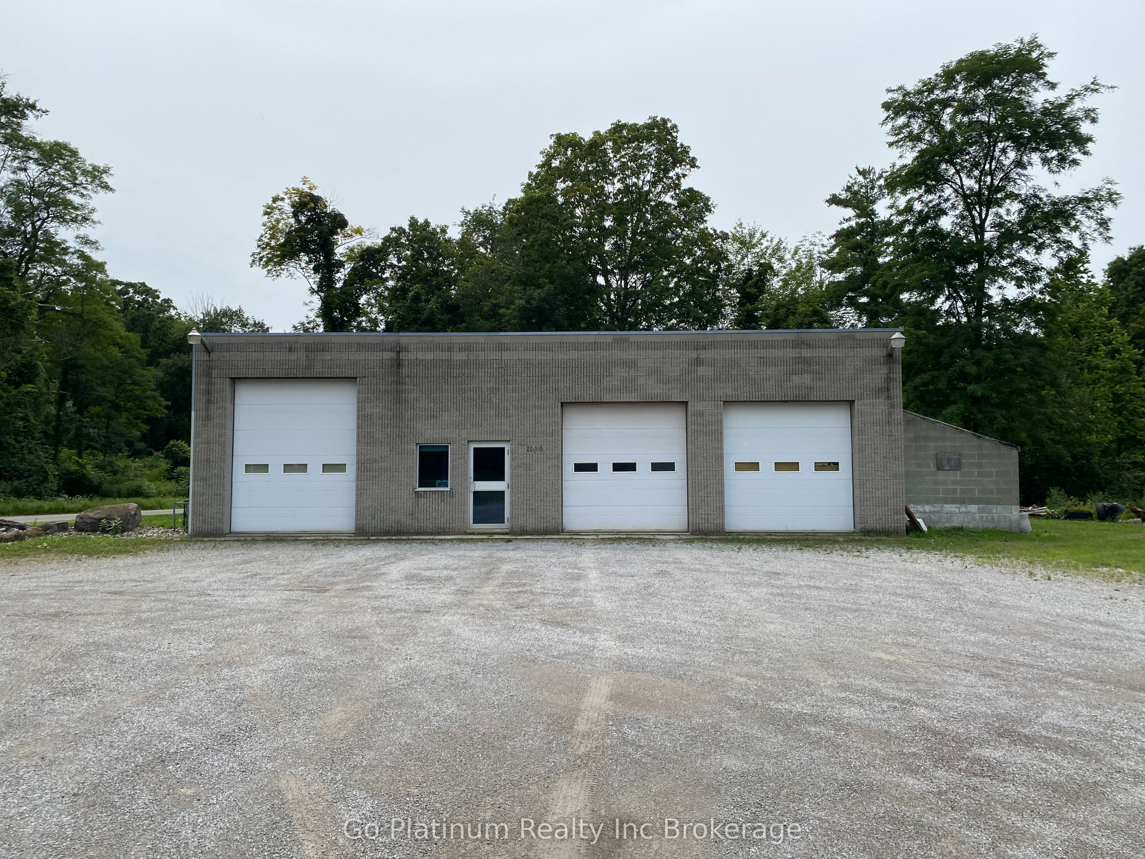 2427 PineGrove