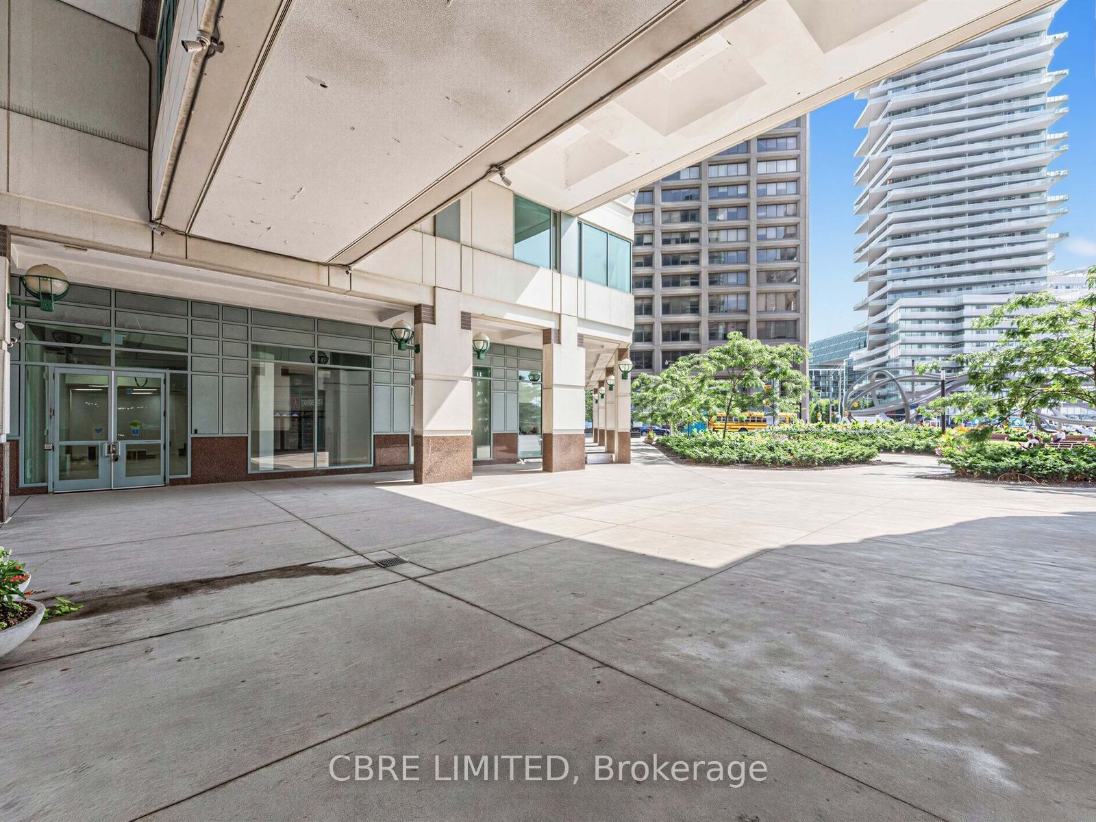 6 Yonge Unit 2