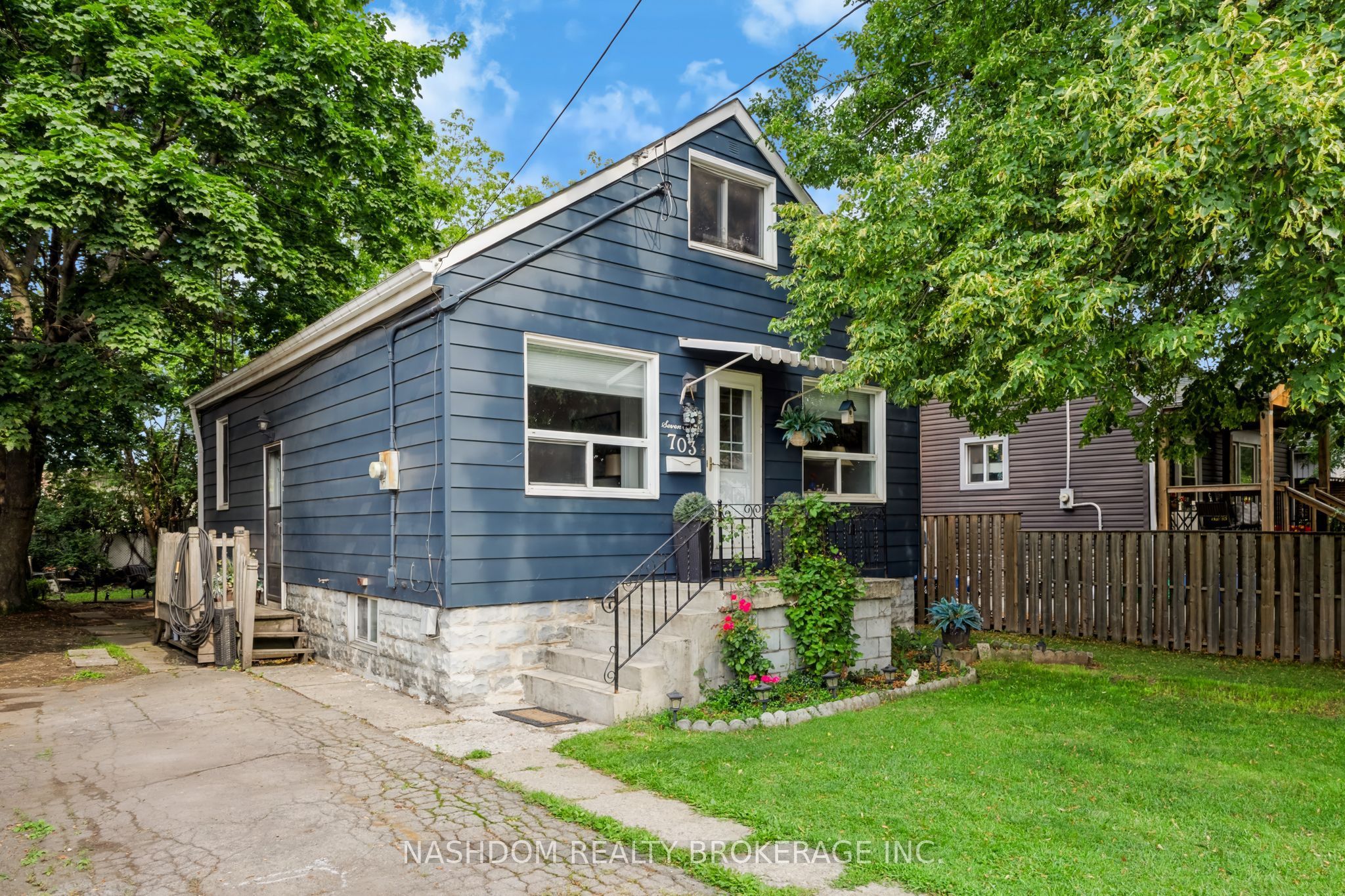 703 Brighton photo 2