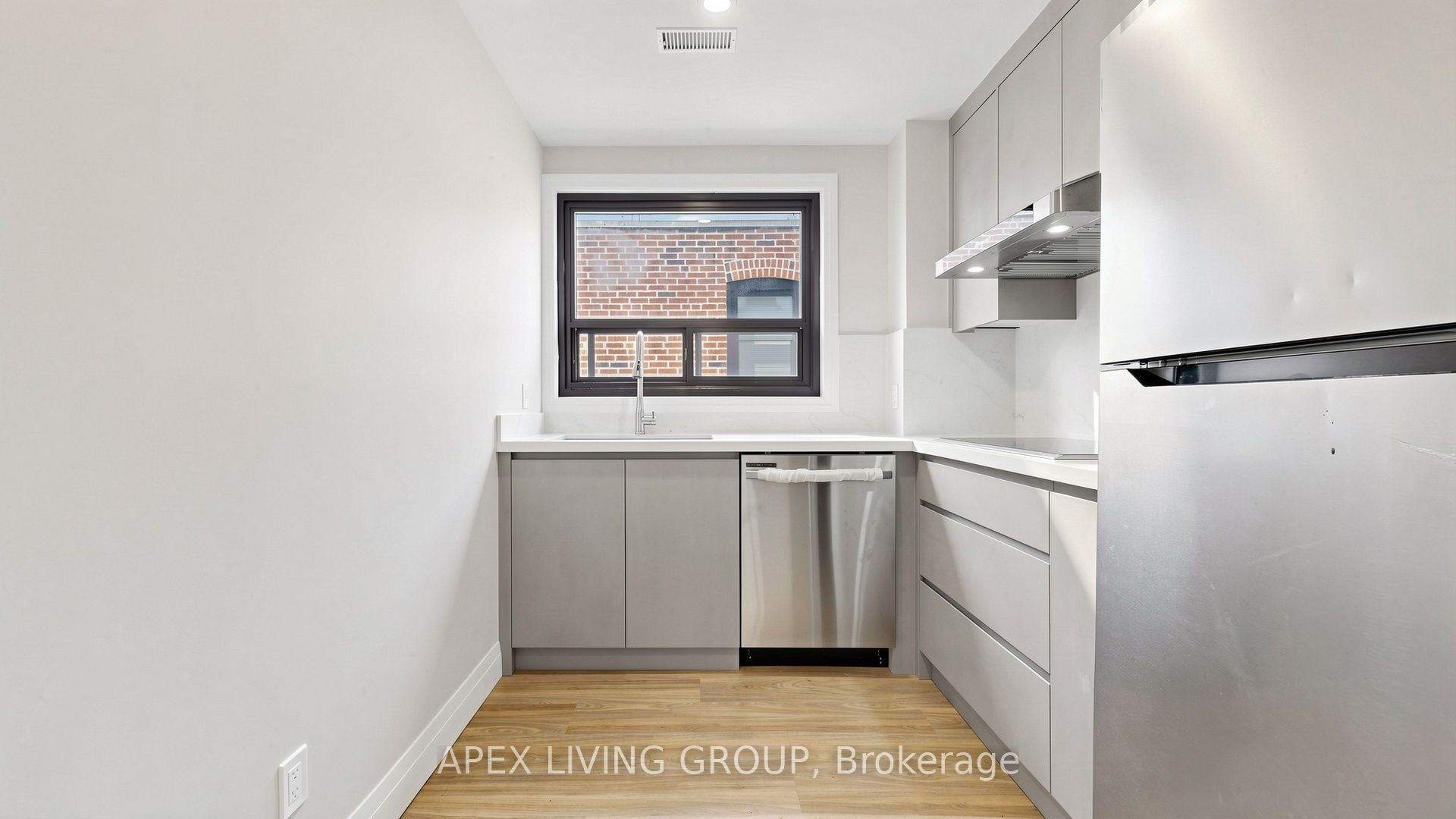 10 MIMICO Unit 2B photo 5