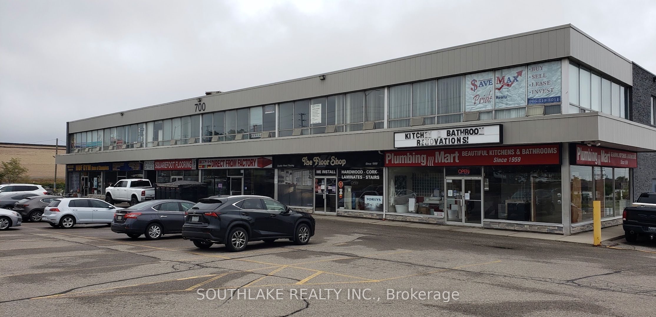 700 Dundas Unit 1
