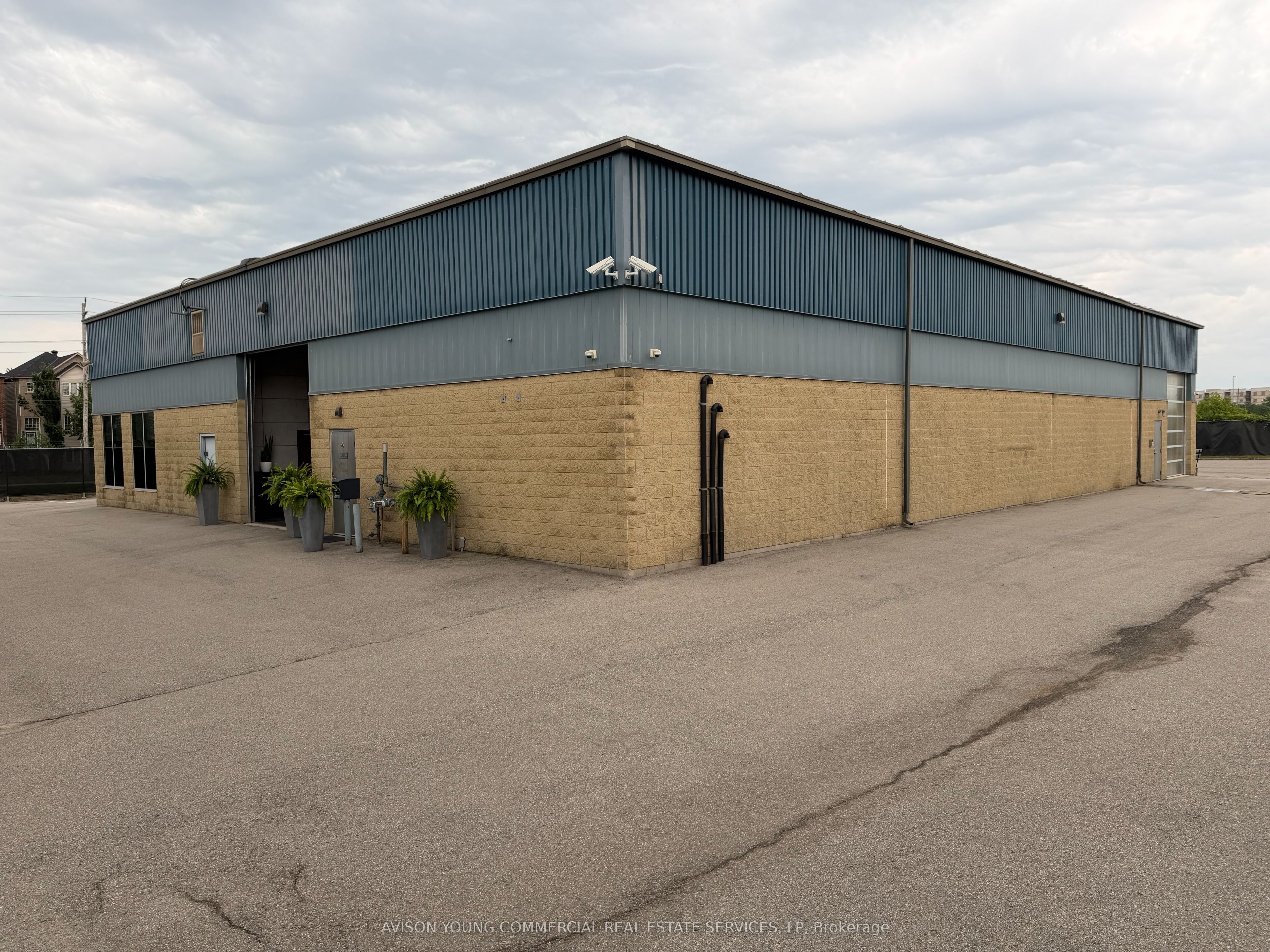 5135 Fairview Street, Burlington, ON L7L 4W8, Burlington