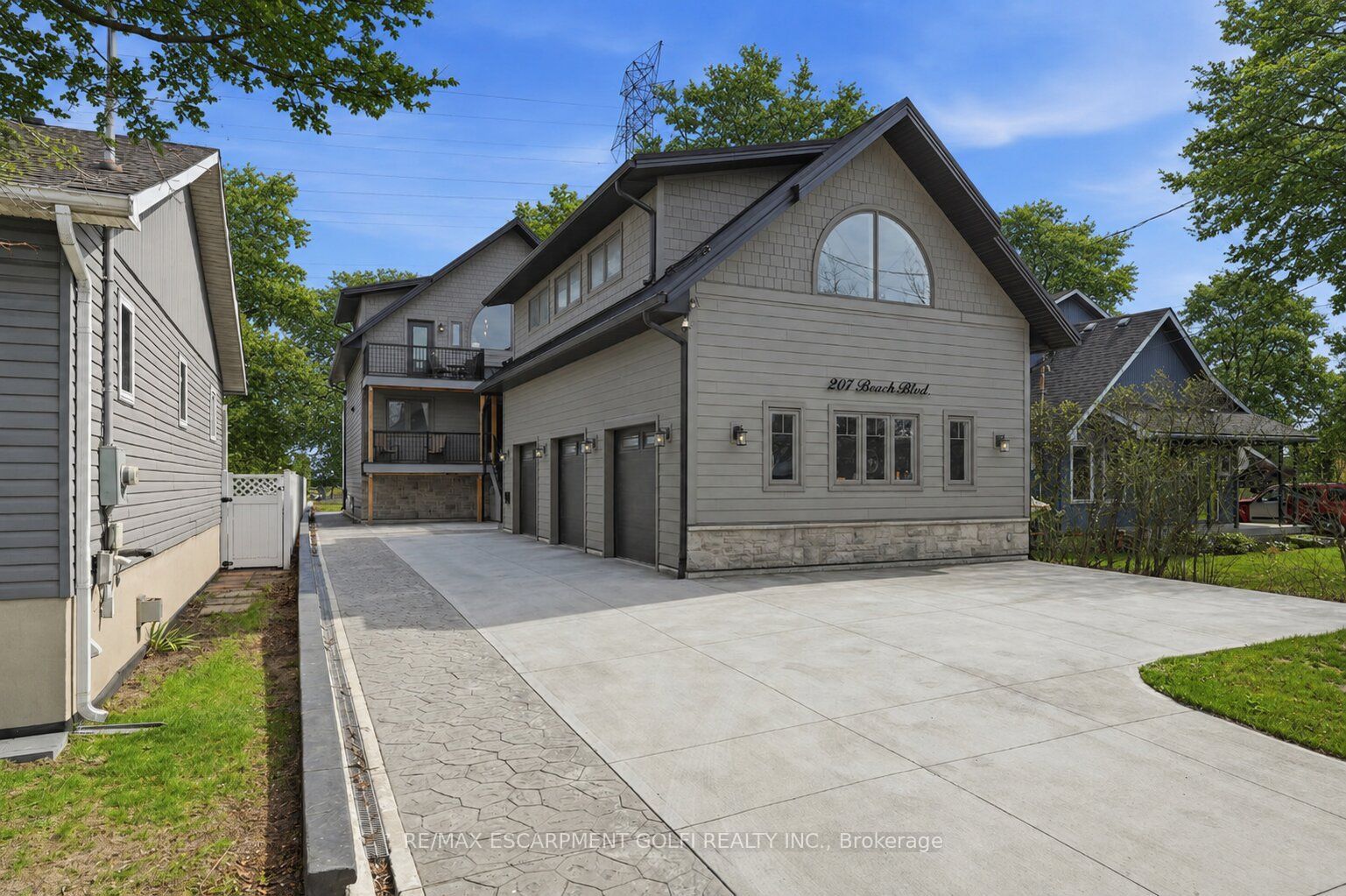 207 BEACH Boulevard, Hamilton, ON L8H 6V8, Hamilton