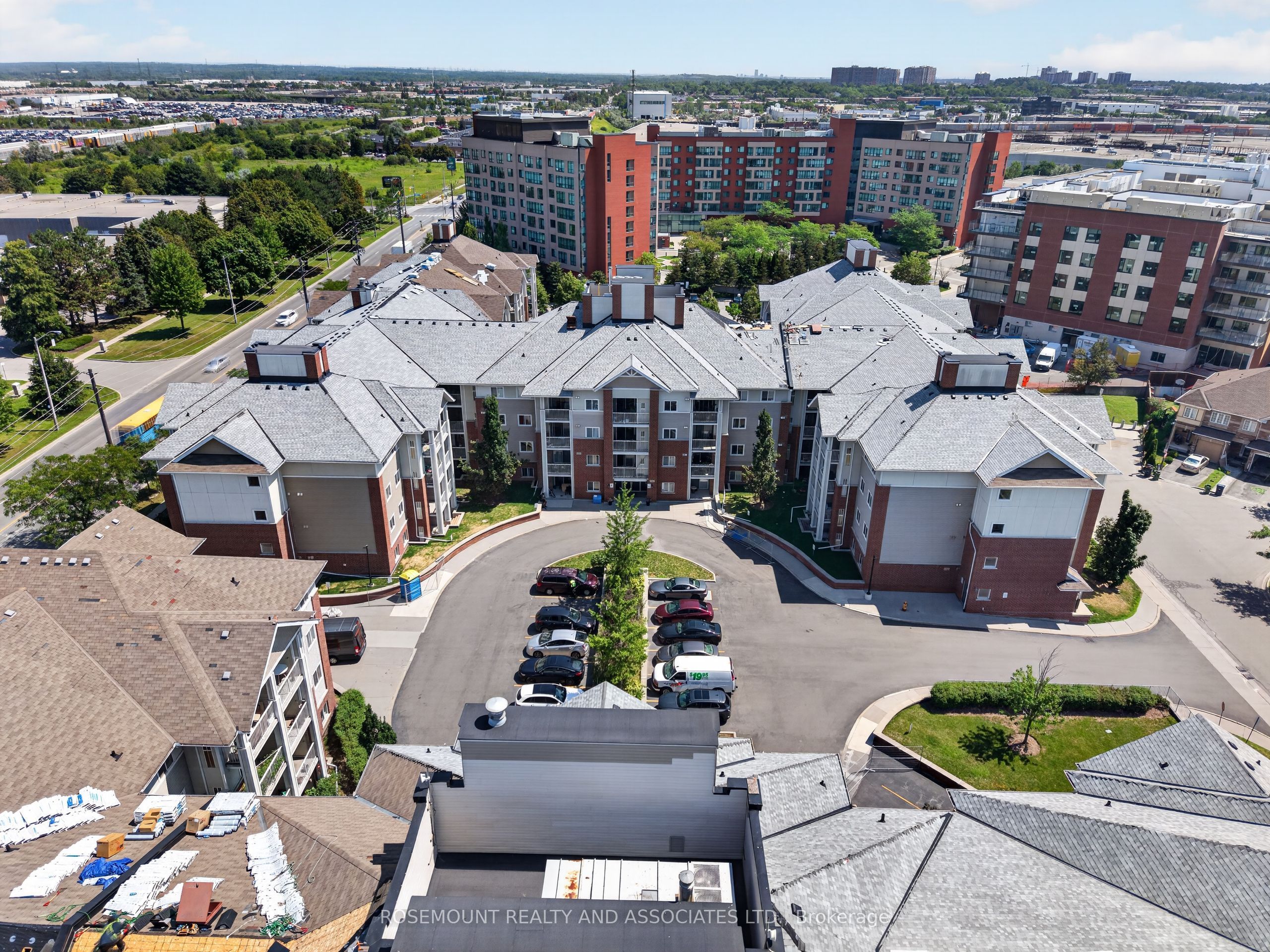 5225 Finch Unit 202