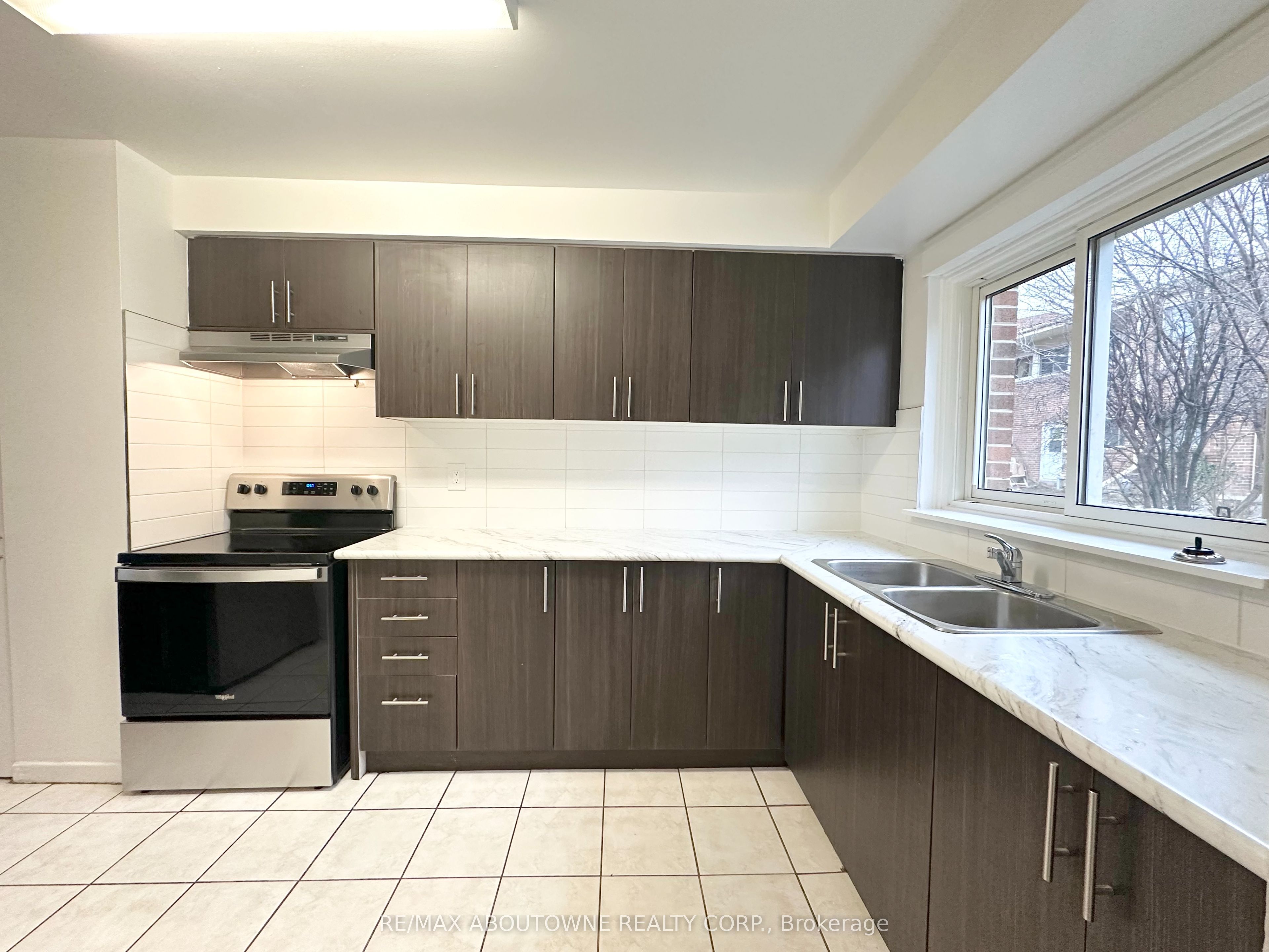 63 Havenbrook Unit TH4