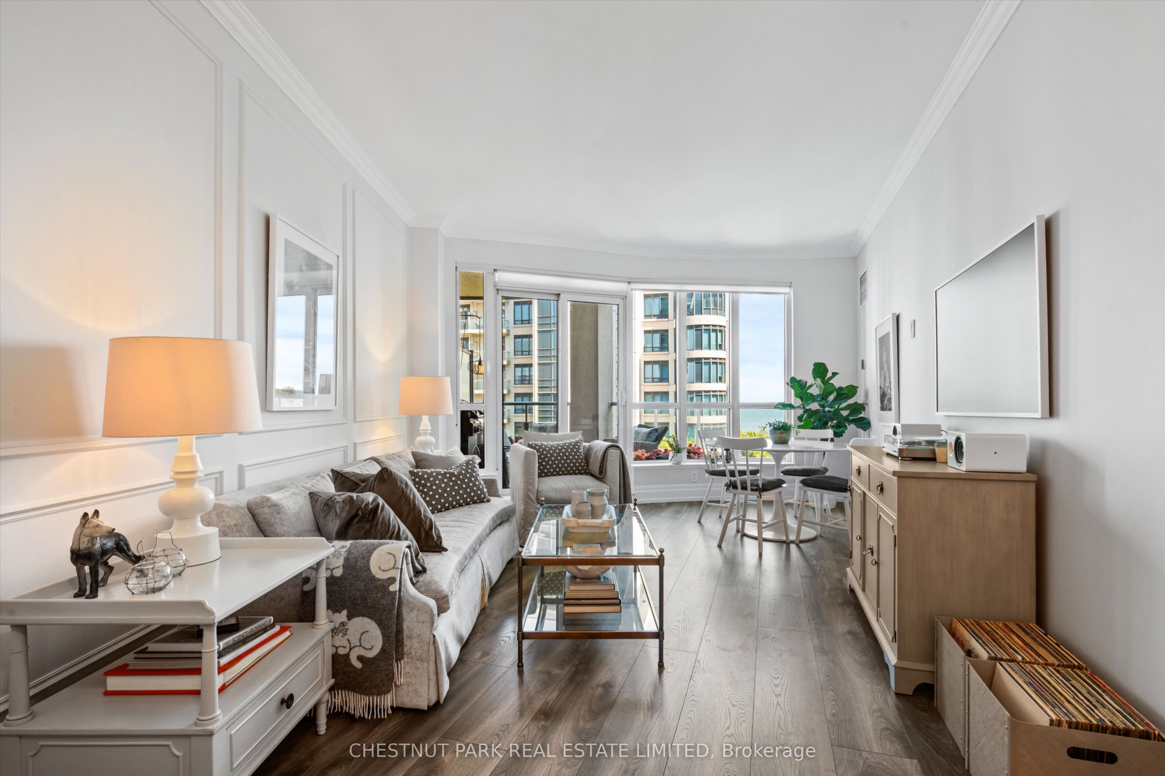 2087 Lake Shore Unit 604