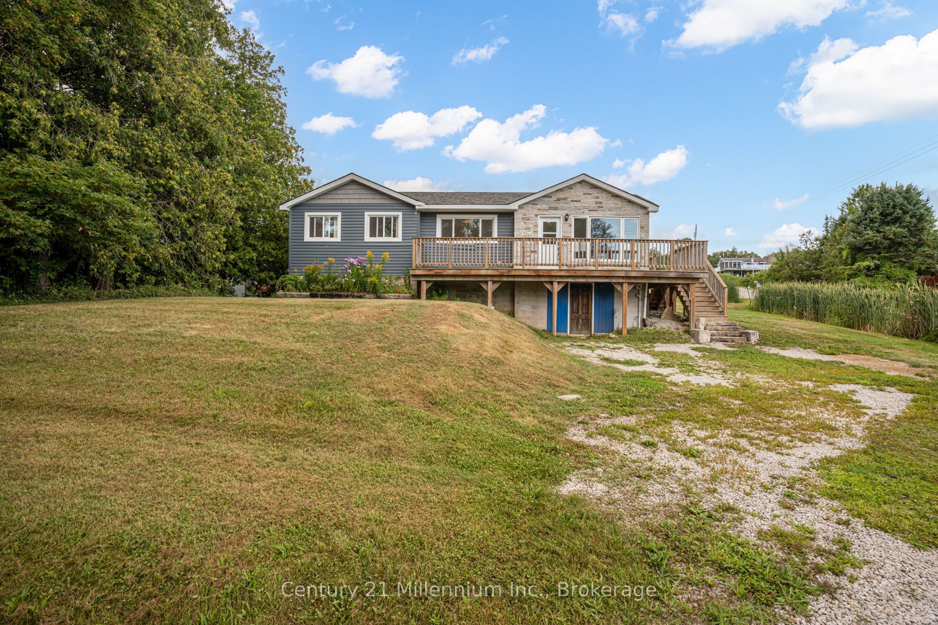 162 Lakeshore