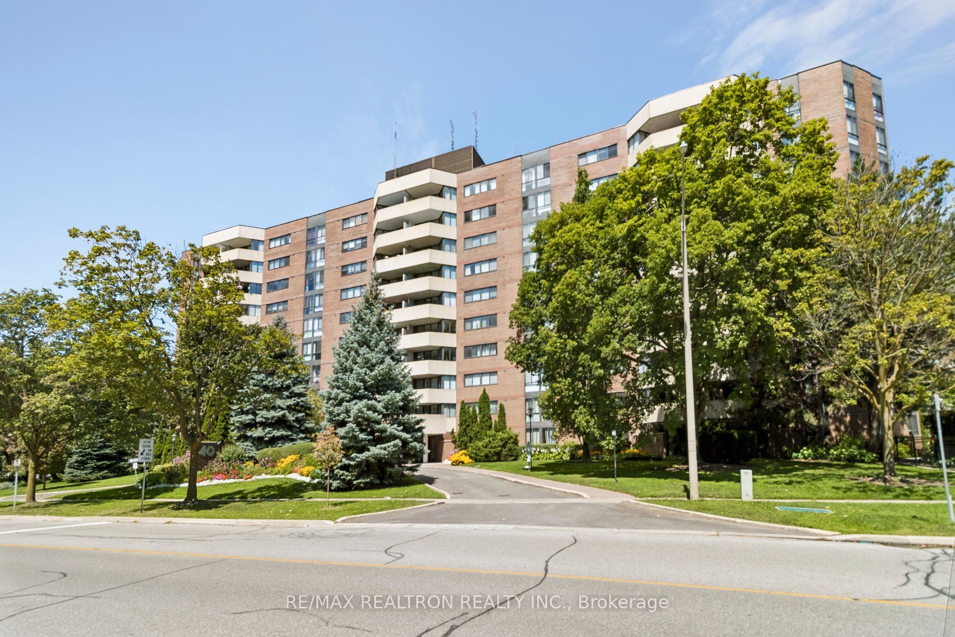 40 Baif Unit 208