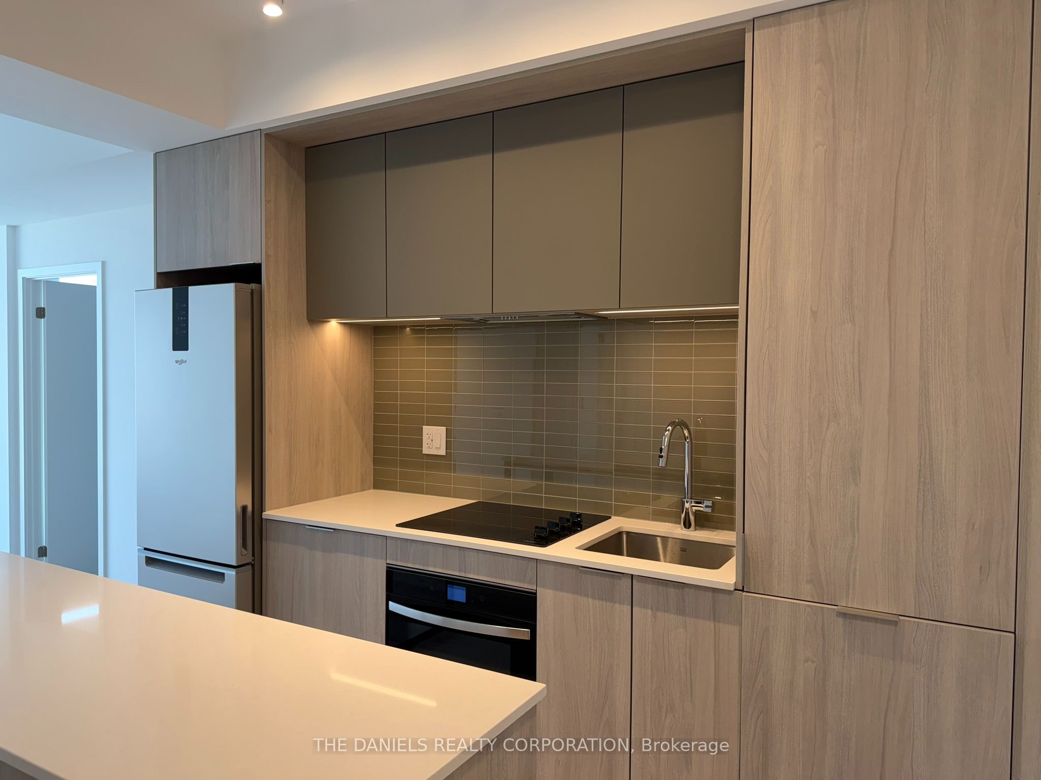 395 Square One Unit 3605 photo 2