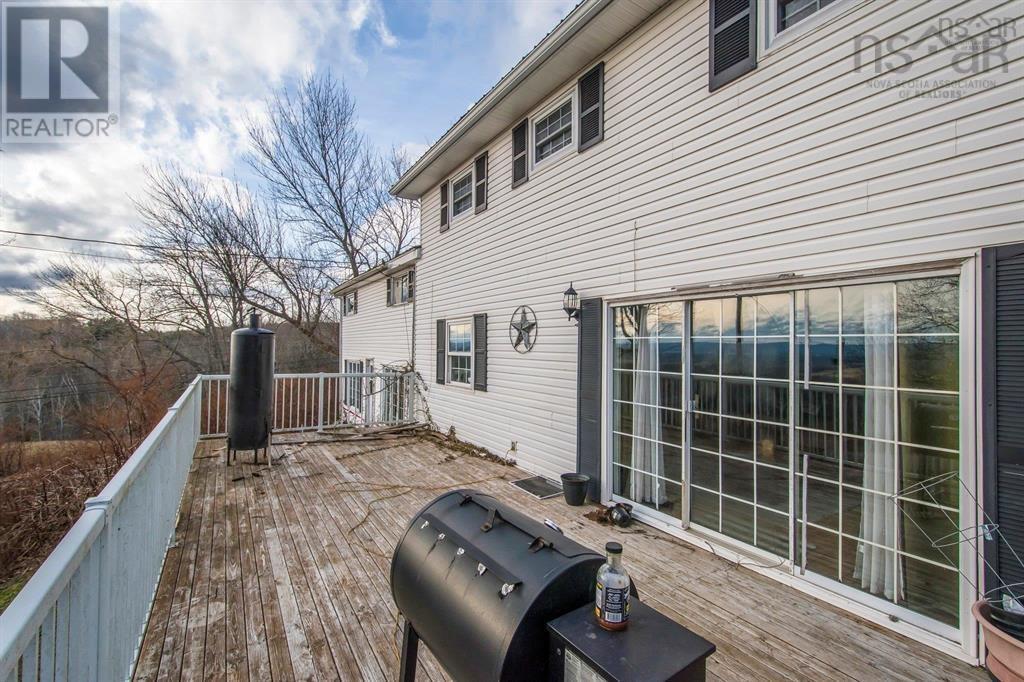 894 Morden photo 3