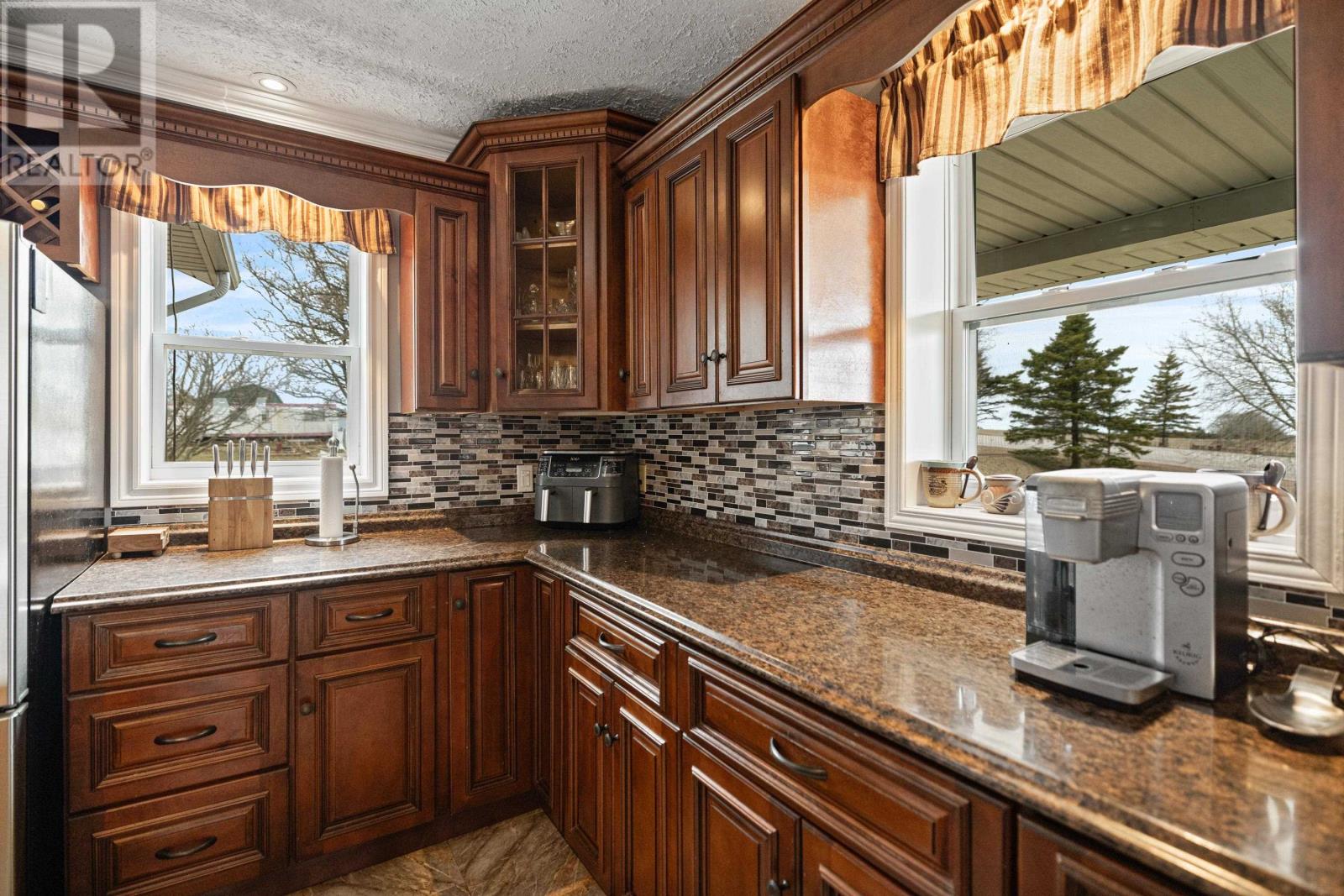 4299 Route 225 photo 5