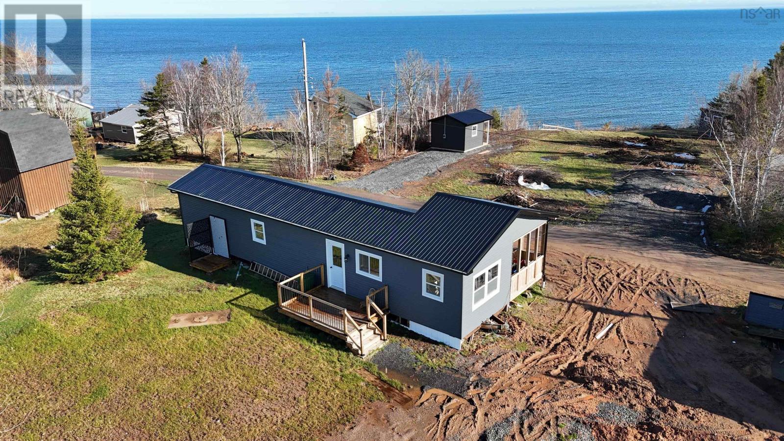 124 Red Cliff
