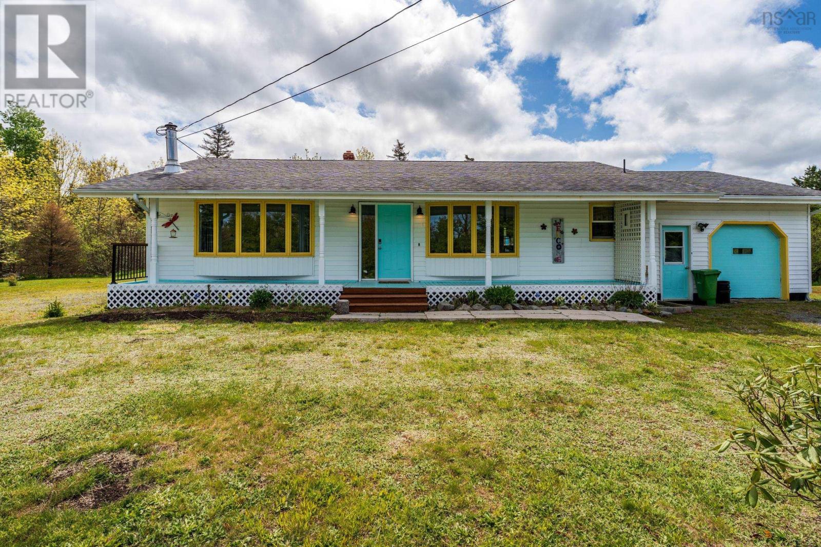 7784 Highway 101