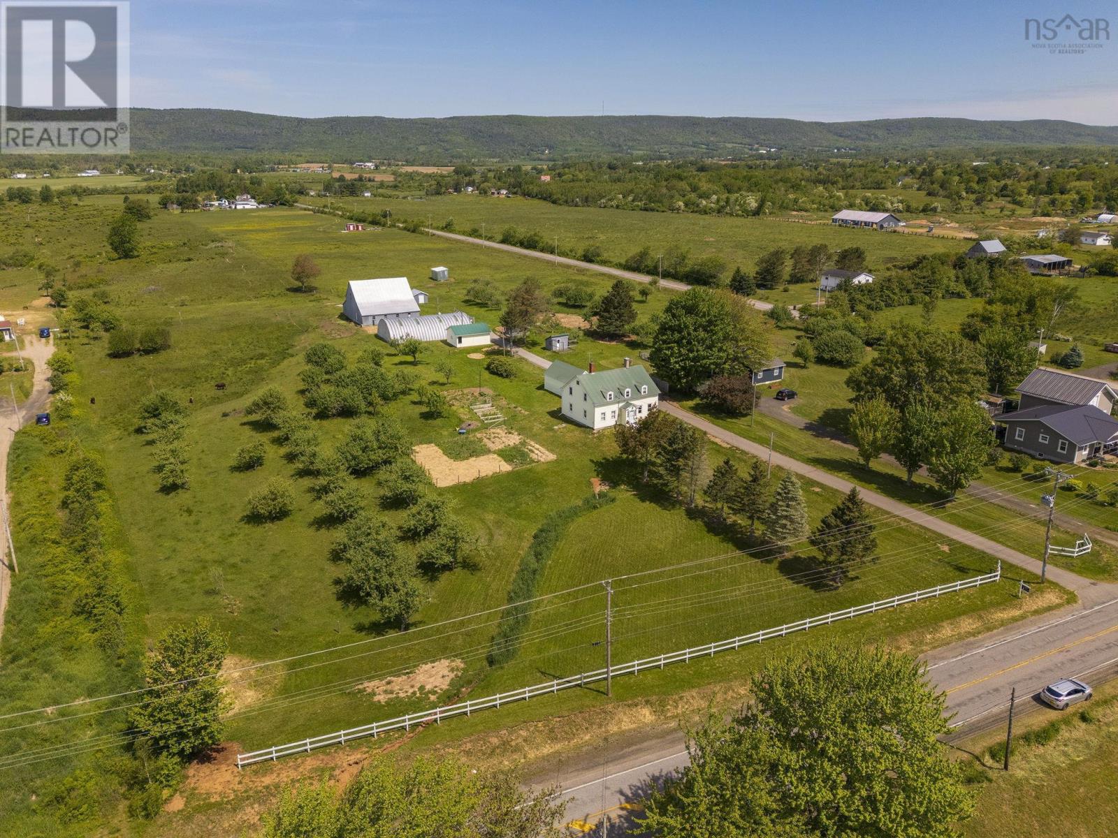 4035 Highway 201