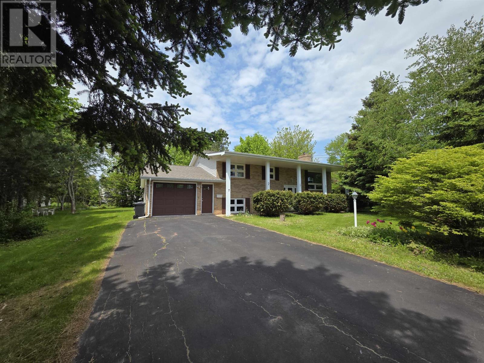 7 Crestview