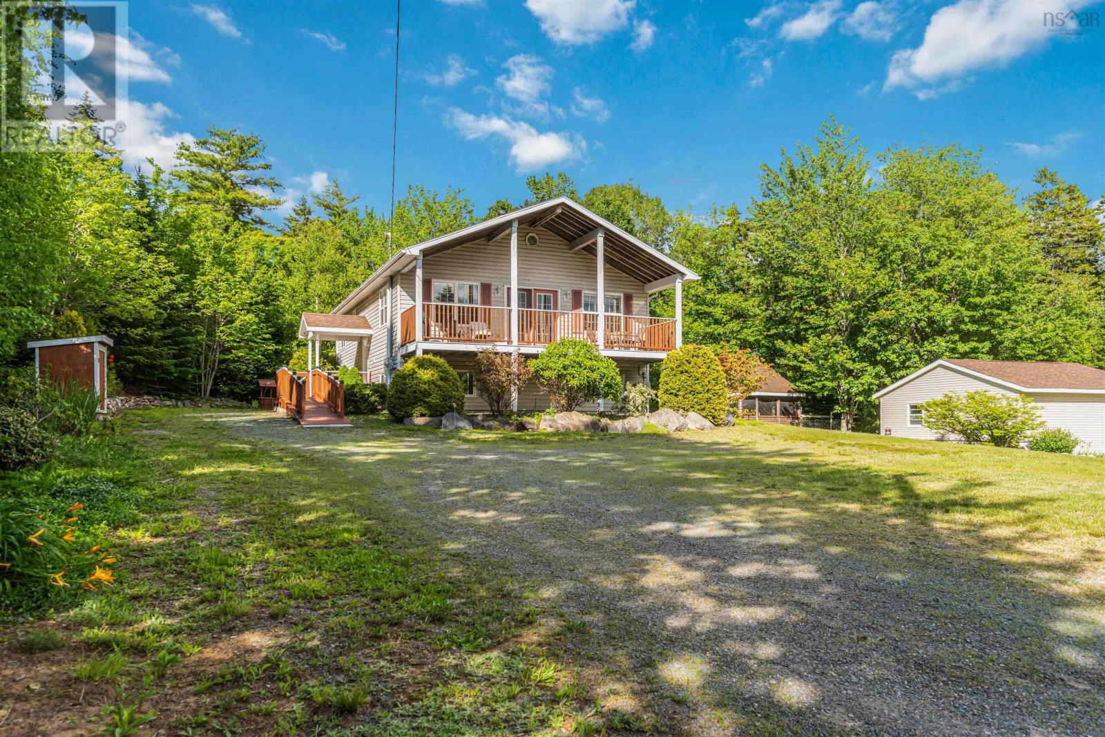 780 Lakeside