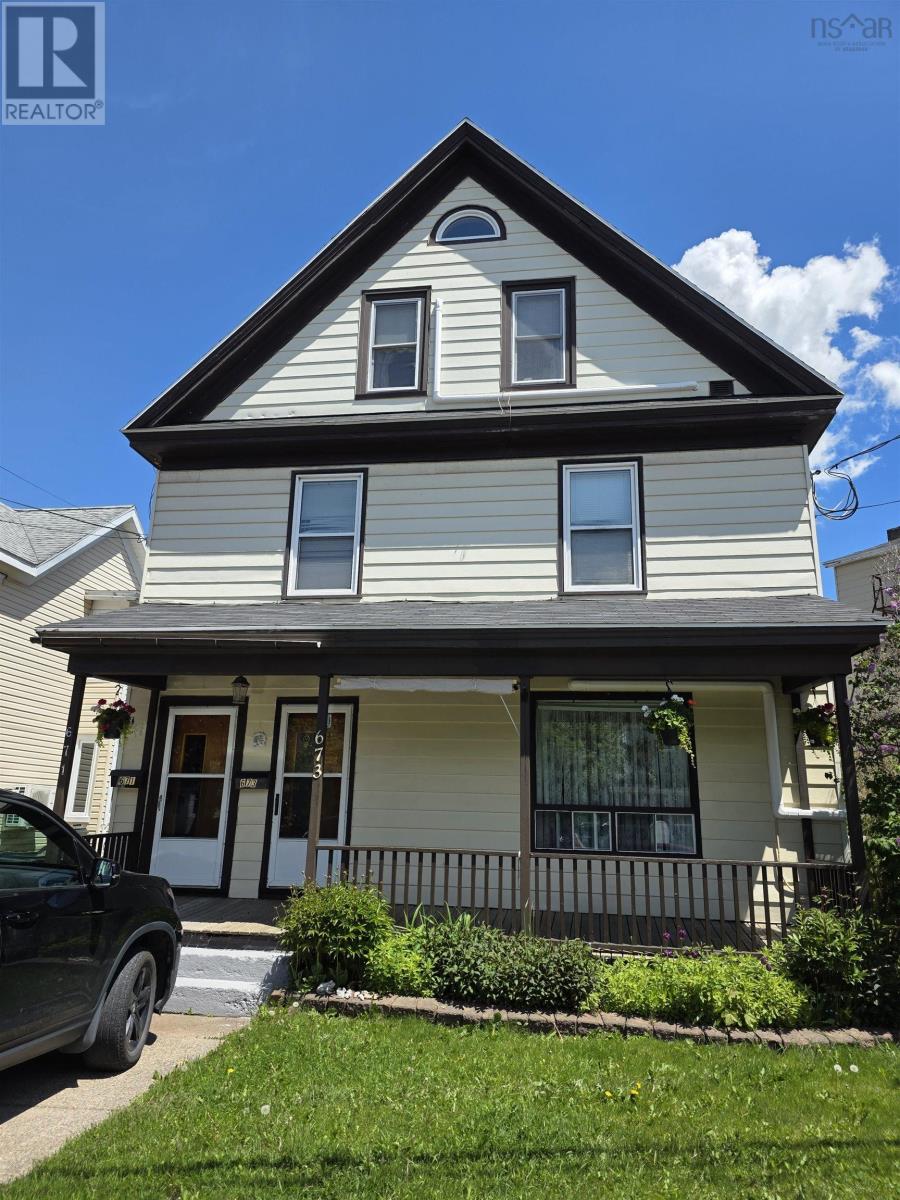 673 George St