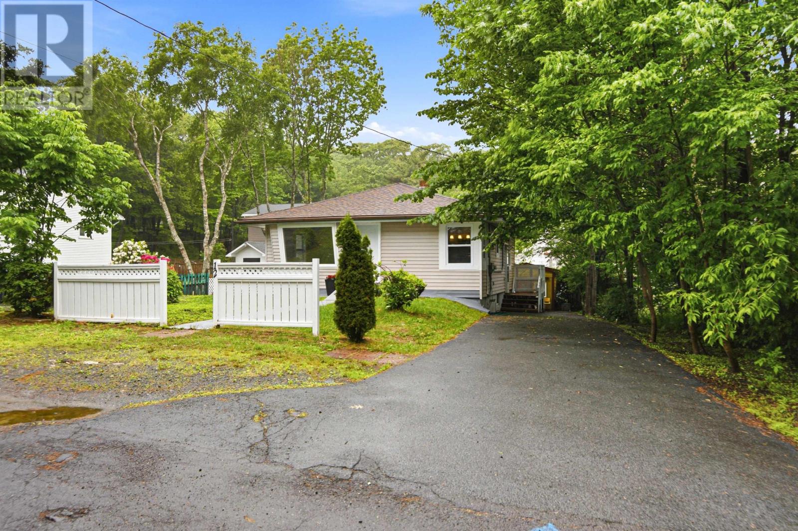 12 Nelson Avenue