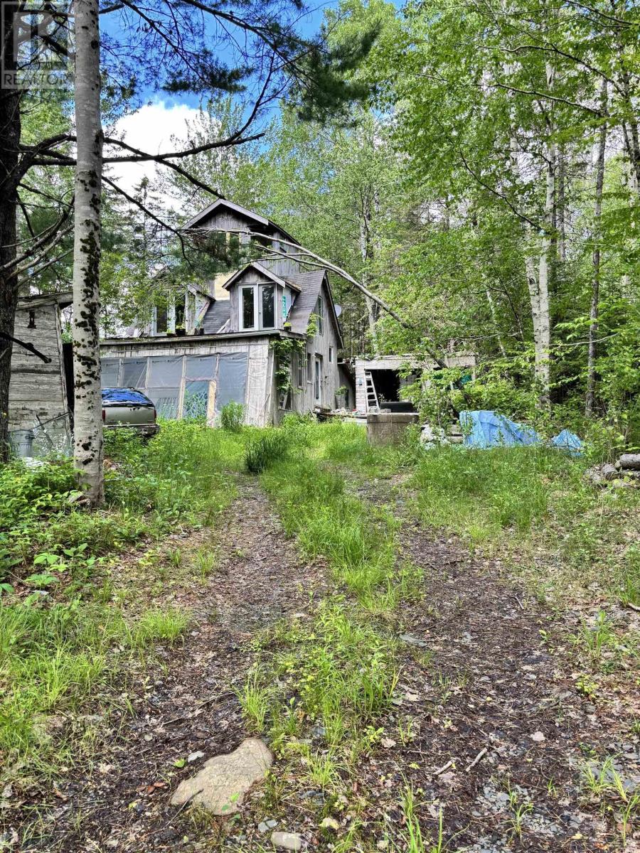 320 Charles Hill