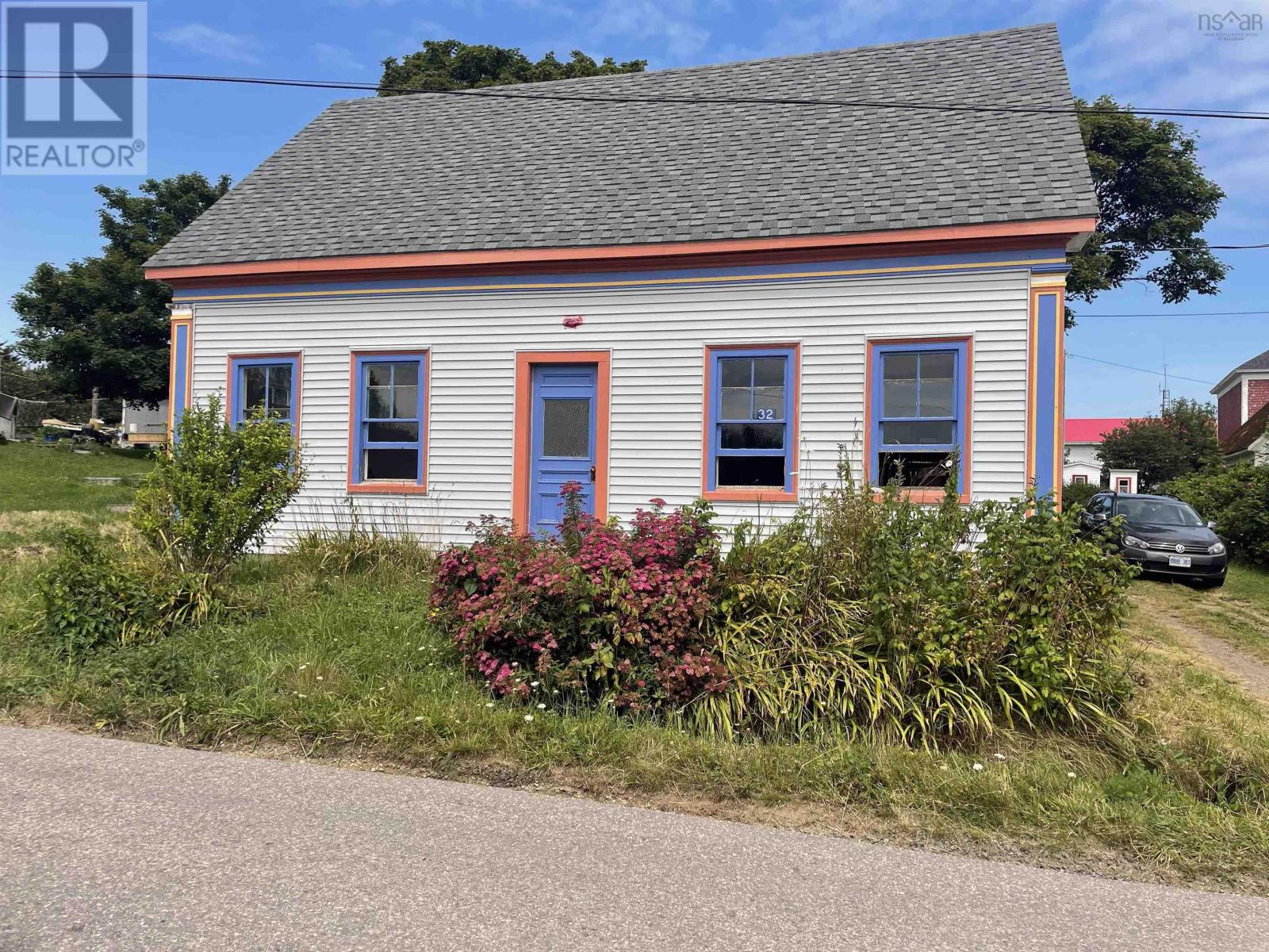 32 Wellington Street