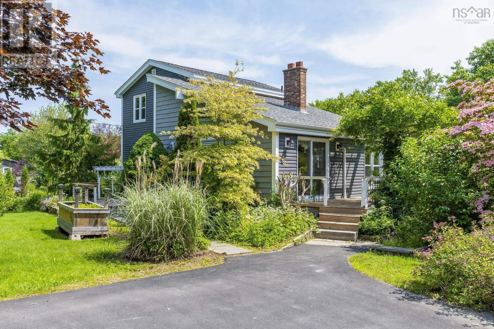 732 West Porters Lake Road