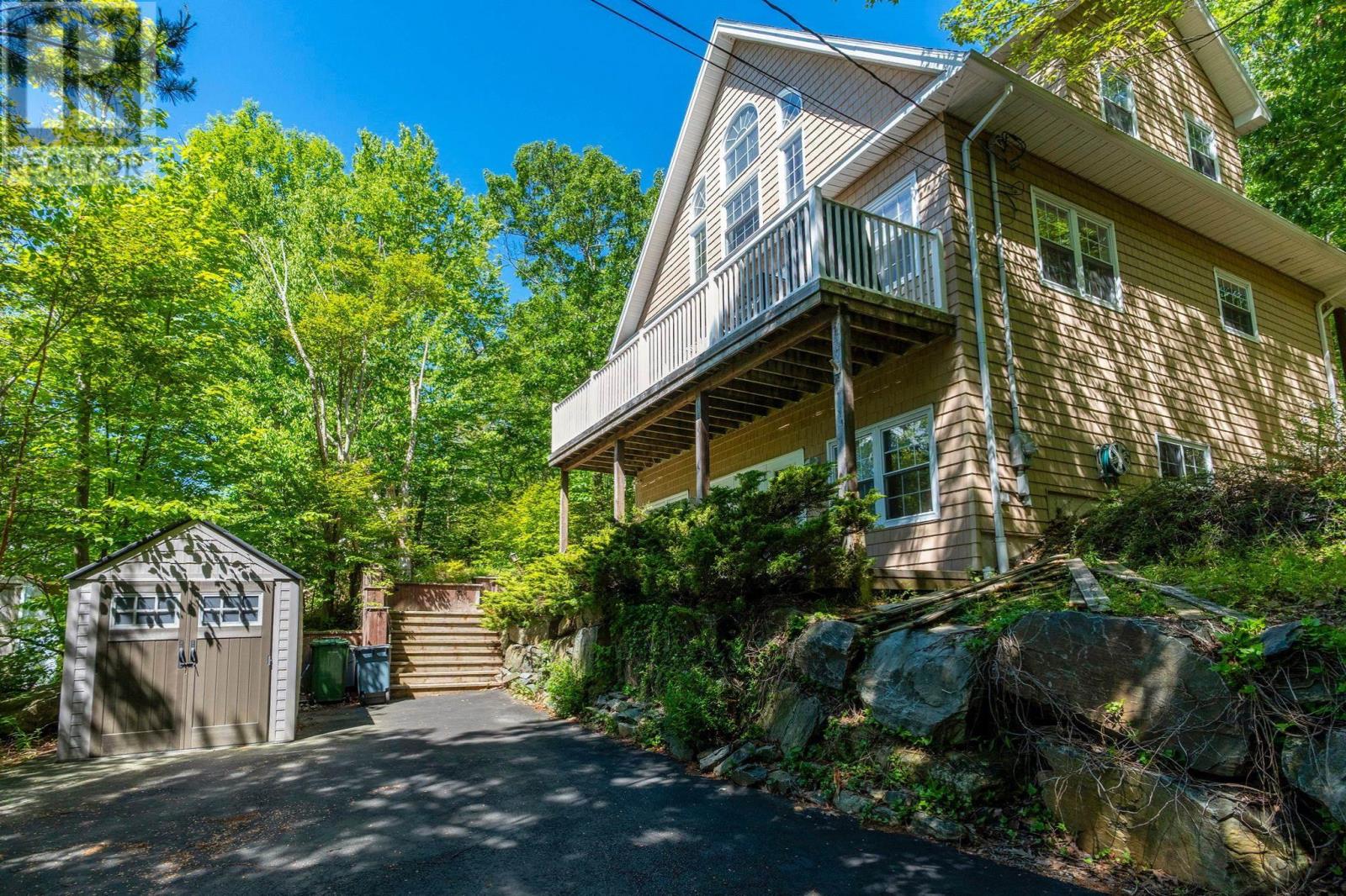 69 Meadowbrook