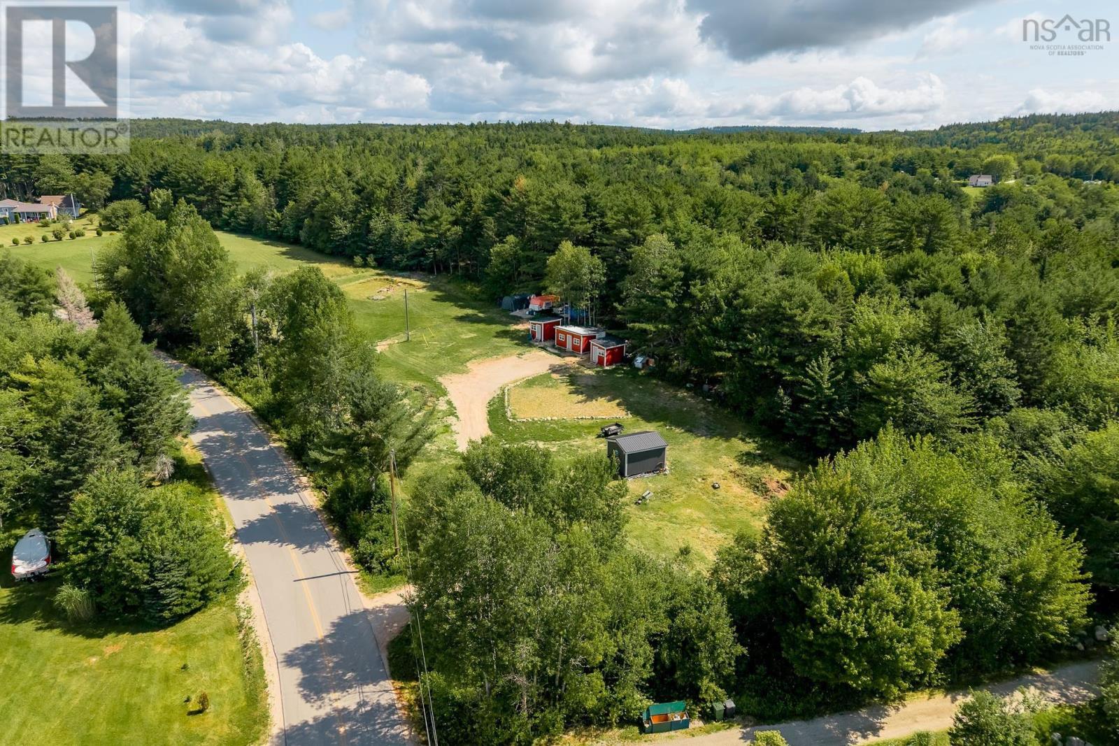3 Middle River Road