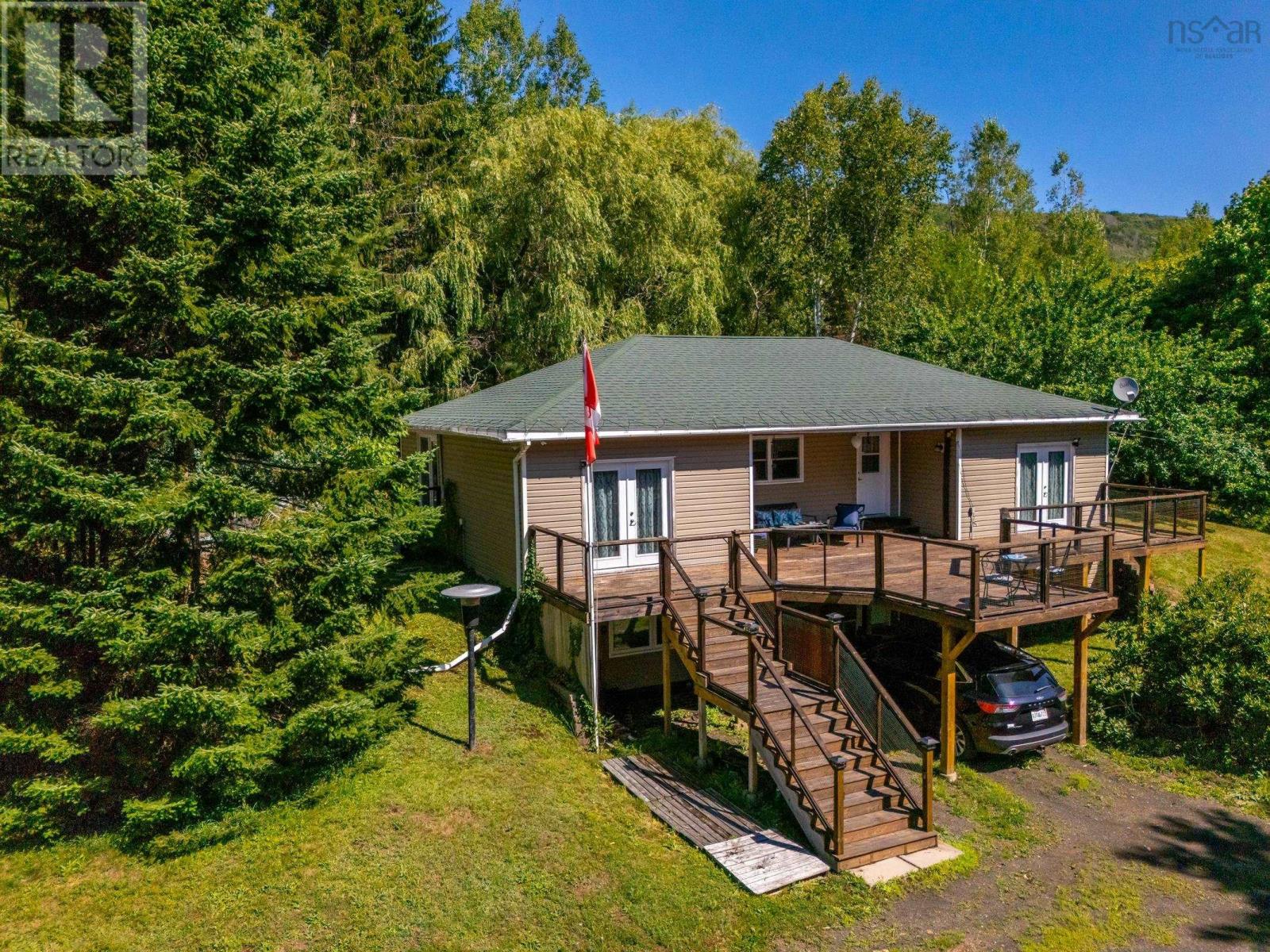 663 Hampton Mountain