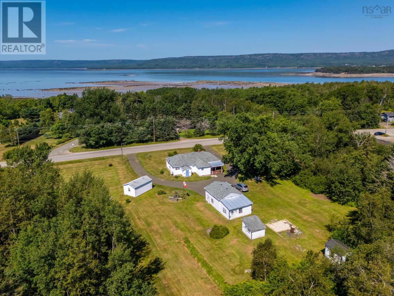2252 Highway 1