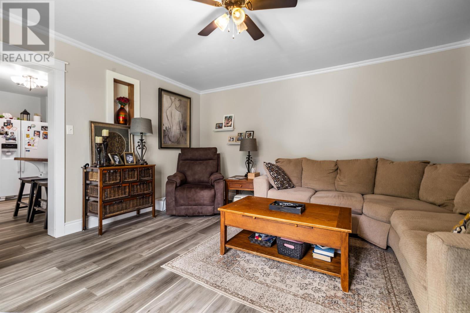 1049 SPRING VALLEY RD photo 3