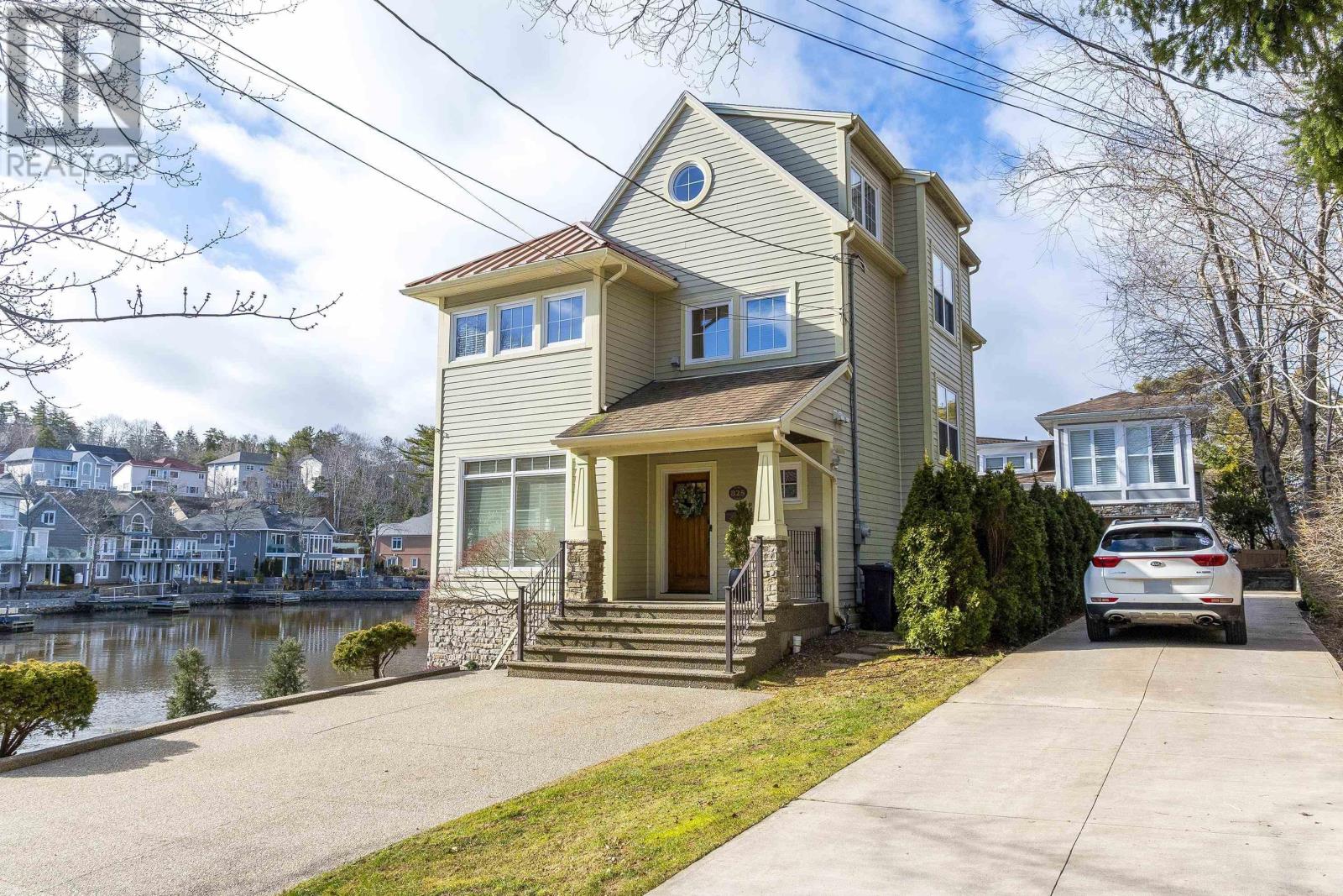 825 Shore