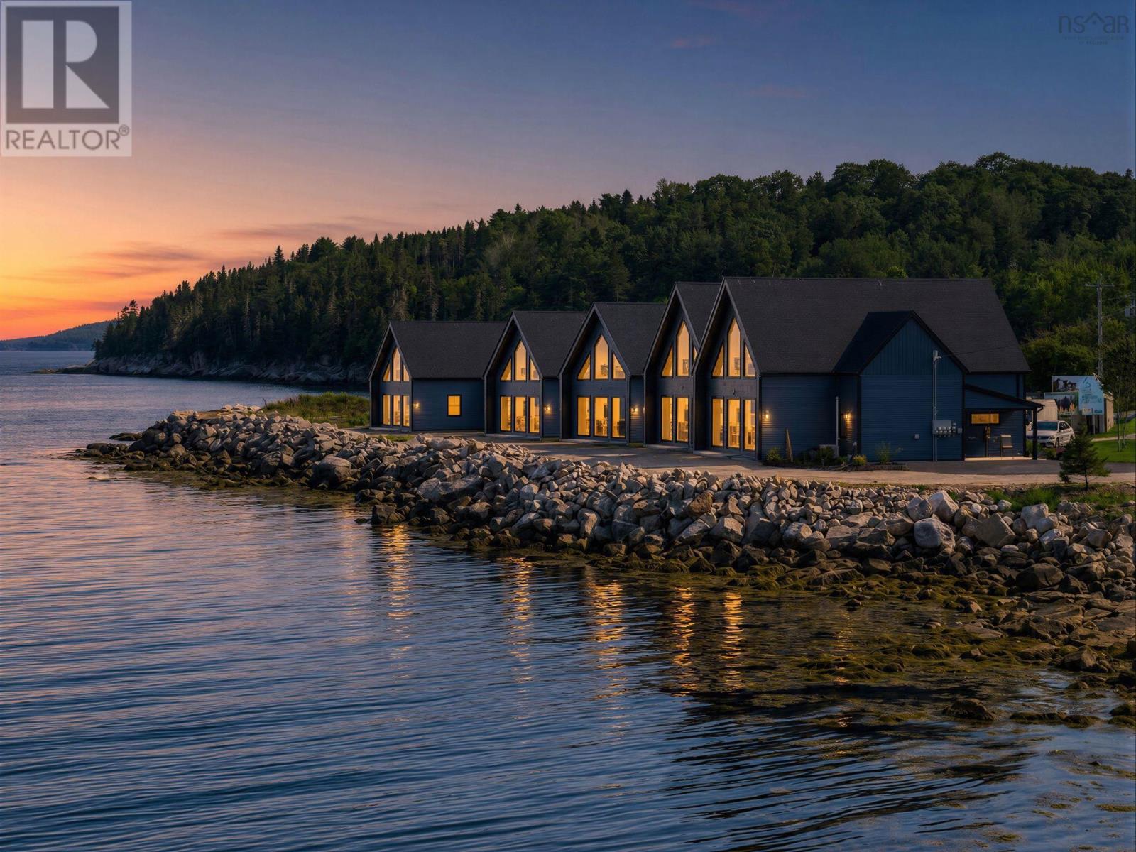 16 Compass Cove