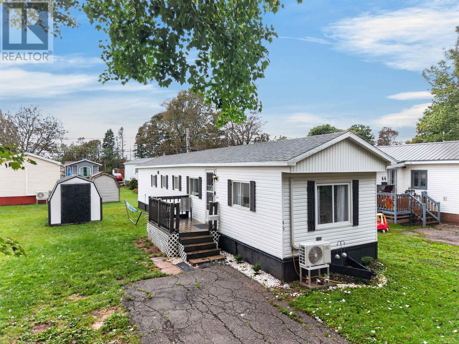 43 Linkletter Estates