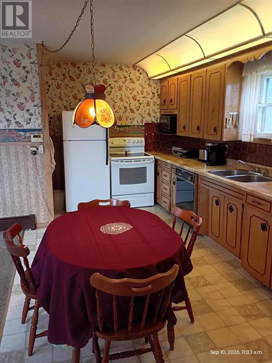 735 Drummond photo 5