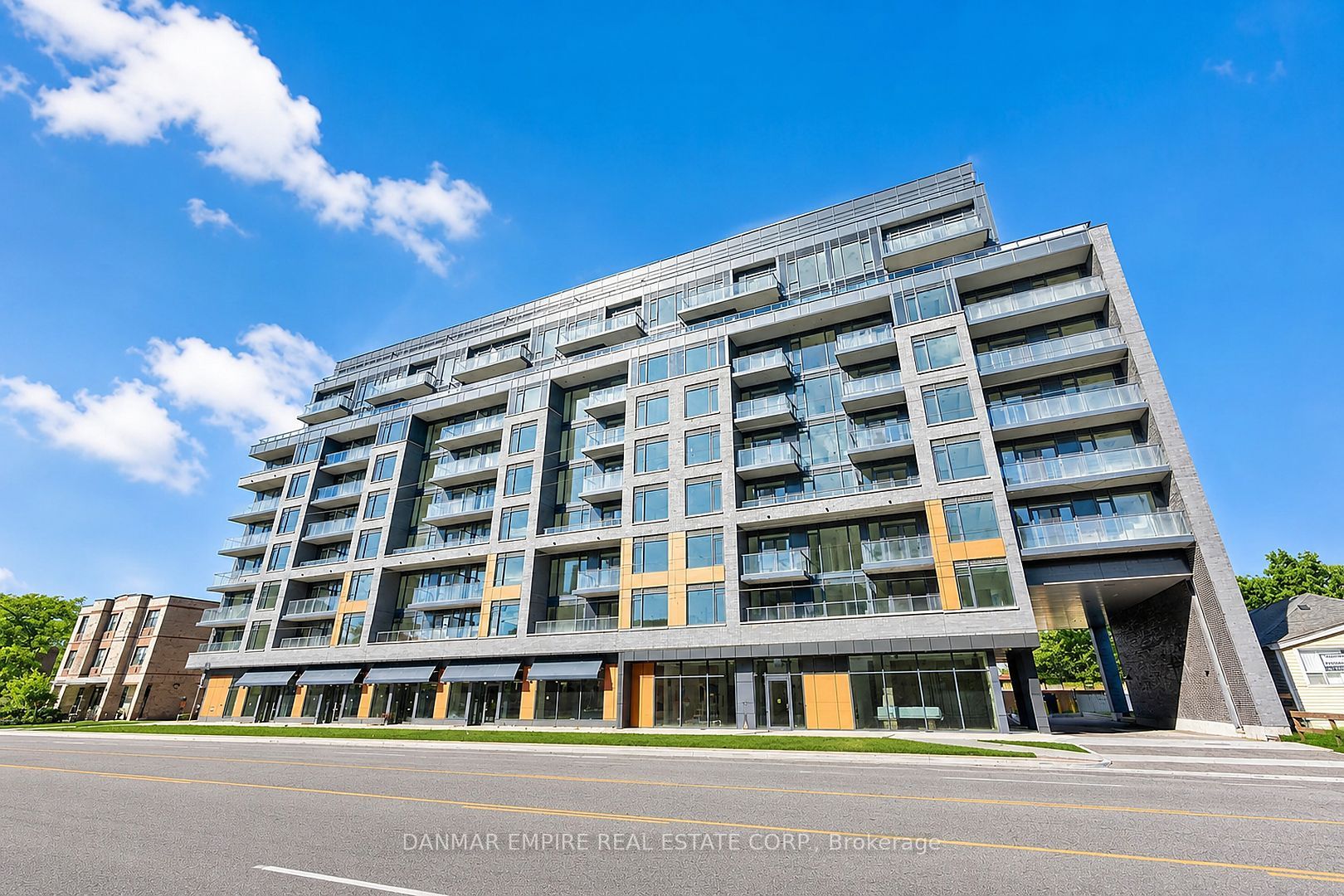 700 Sheppard Unit 613 photo 2